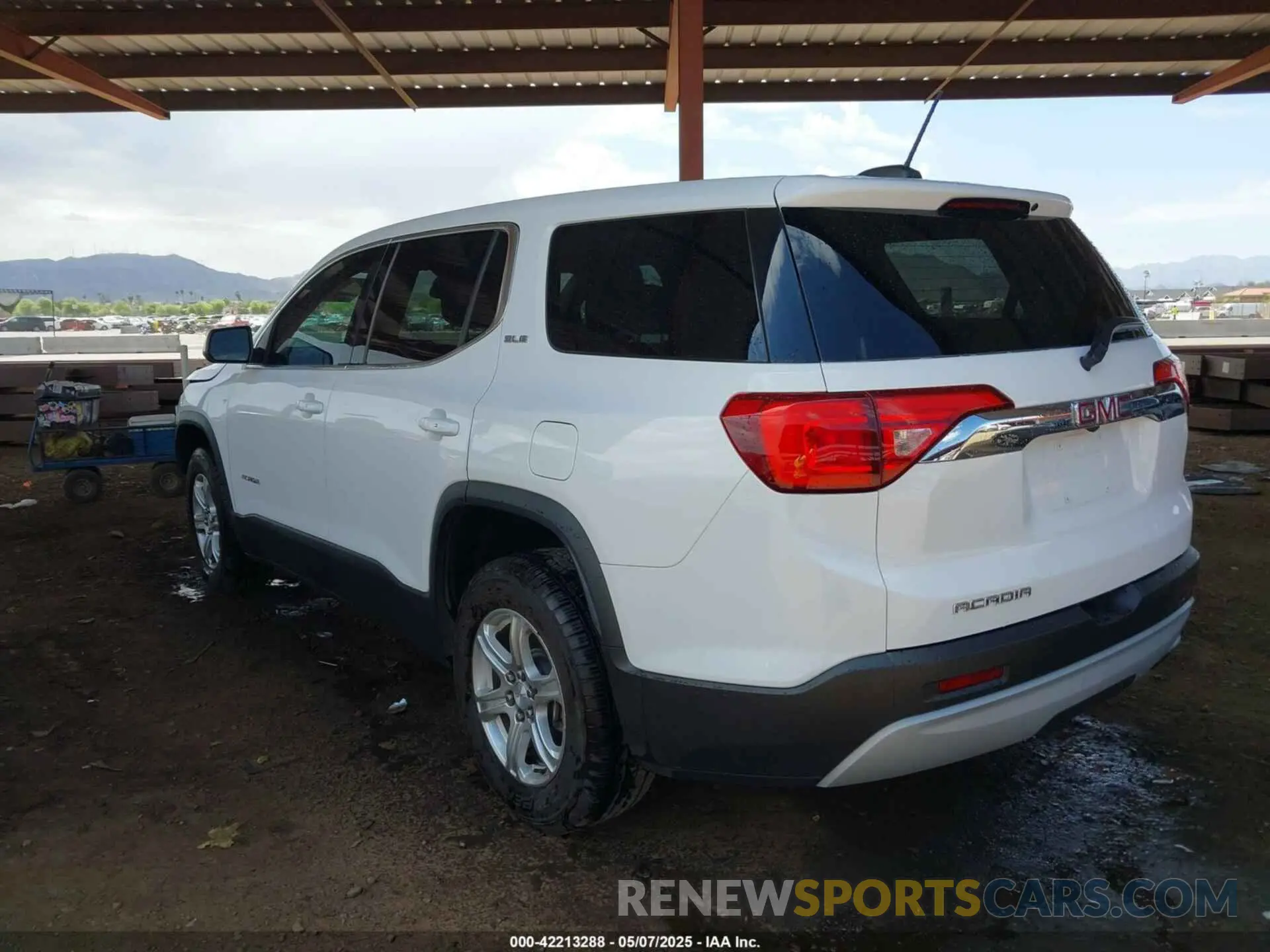 3 Photograph of a damaged car 1GKKNKLA6KZ240134 GMC ACADIA 2019