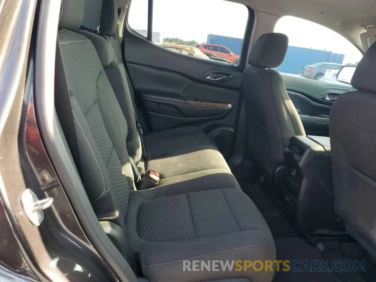 11 Photograph of a damaged car 1GKKNKLA7KZ110637 GMC ACADIA 2019