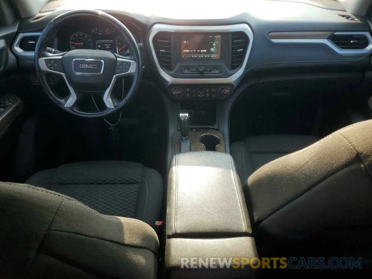 8 Photograph of a damaged car 1GKKNKLA7KZ110637 GMC ACADIA 2019