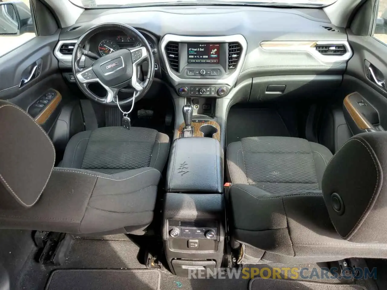 8 Photograph of a damaged car 1GKKNKLA7KZ163323 GMC ACADIA 2019