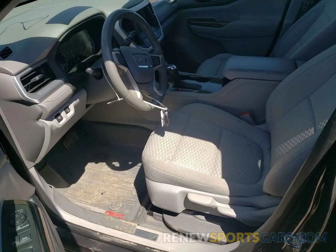 7 Photograph of a damaged car 1GKKNKLA8KZ101882 GMC ACADIA 2019