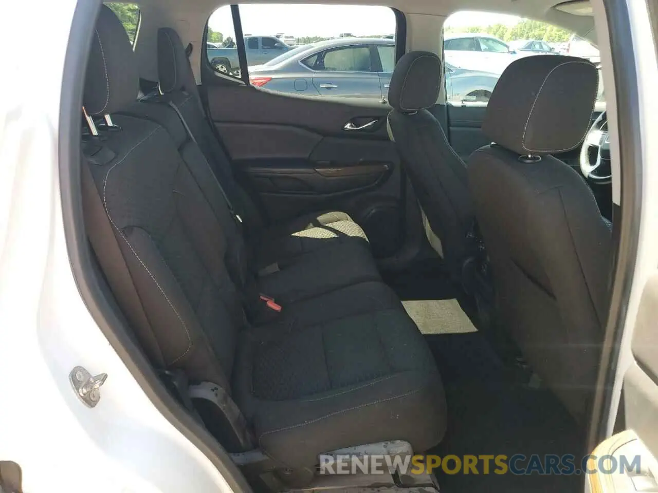 11 Photograph of a damaged car 1GKKNKLA8KZ126605 GMC ACADIA 2019