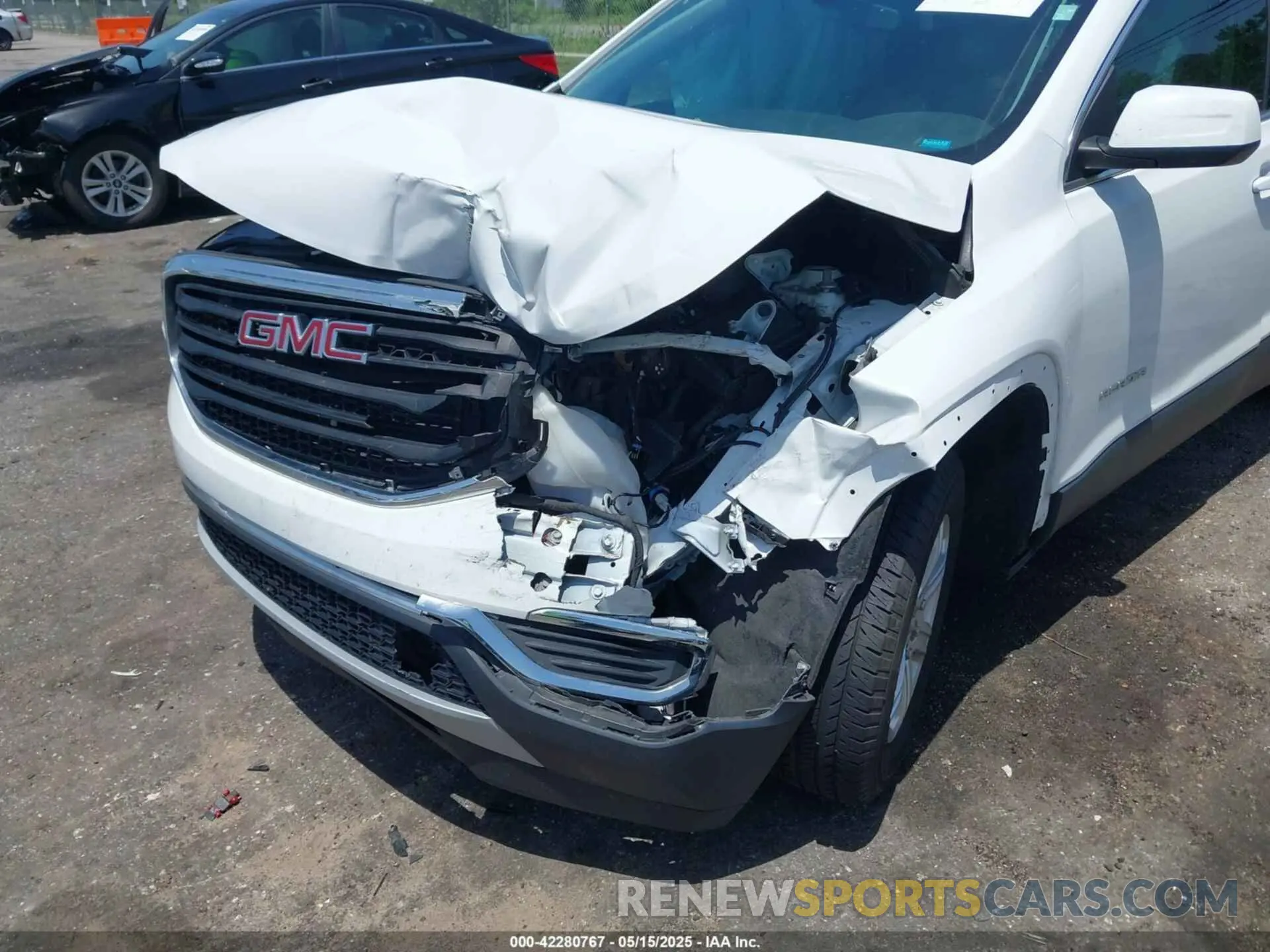 6 Photograph of a damaged car 1GKKNKLA8KZ222511 GMC ACADIA 2019