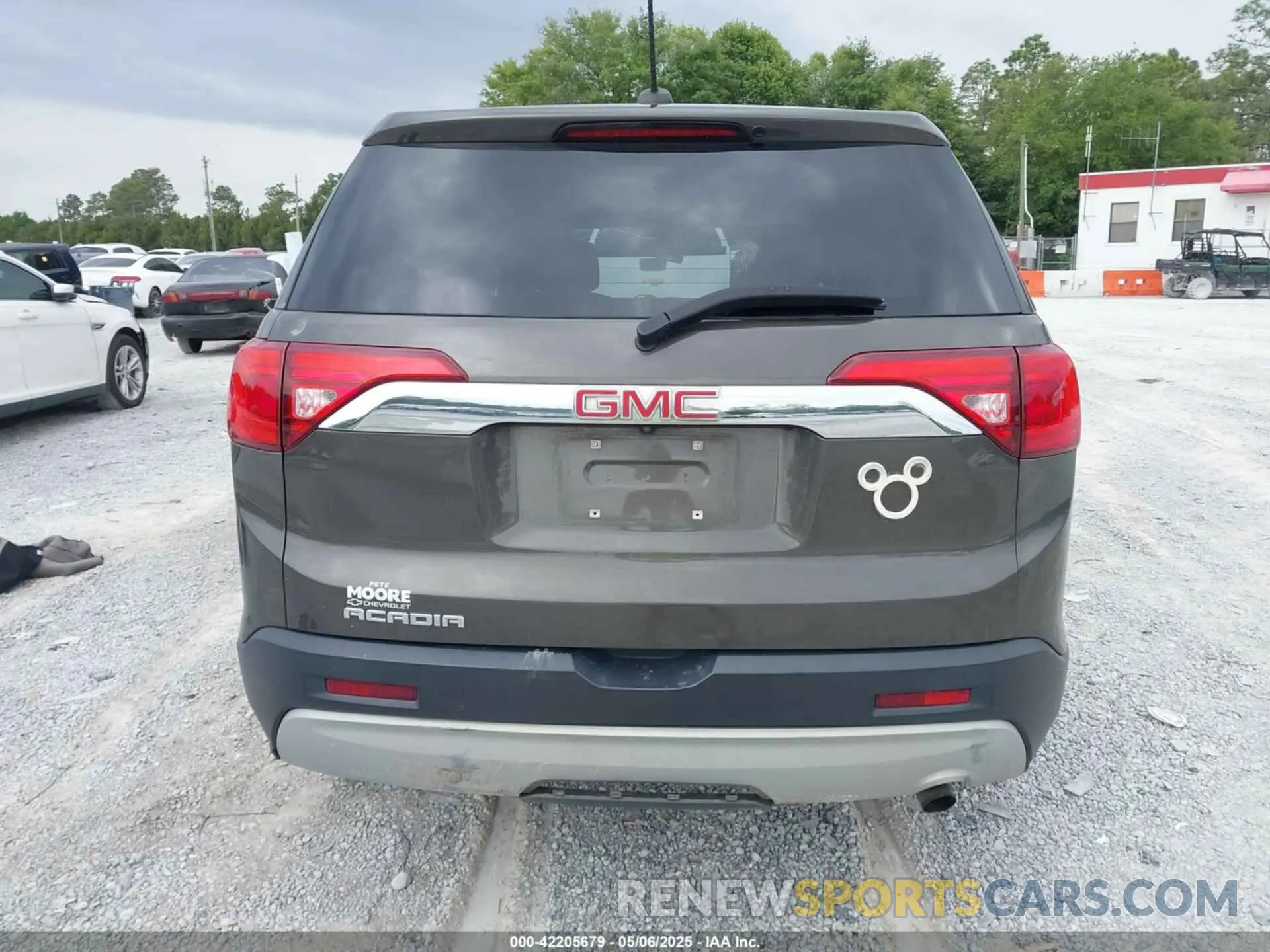 16 Photograph of a damaged car 1GKKNKLA8KZ255802 GMC ACADIA 2019