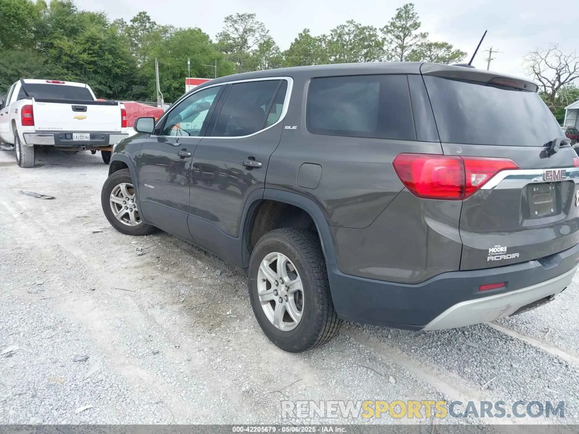 3 Photograph of a damaged car 1GKKNKLA8KZ255802 GMC ACADIA 2019