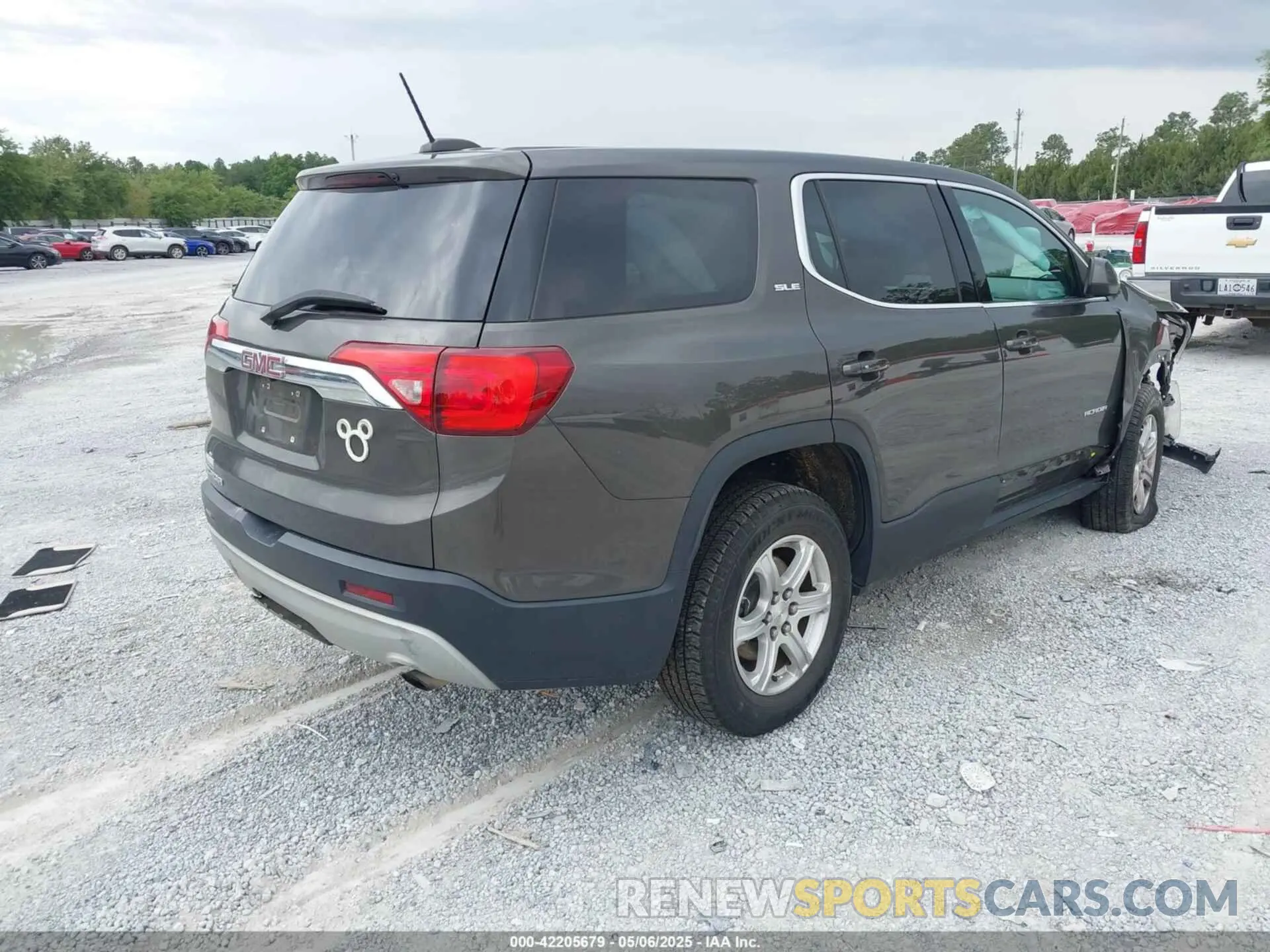 4 Photograph of a damaged car 1GKKNKLA8KZ255802 GMC ACADIA 2019