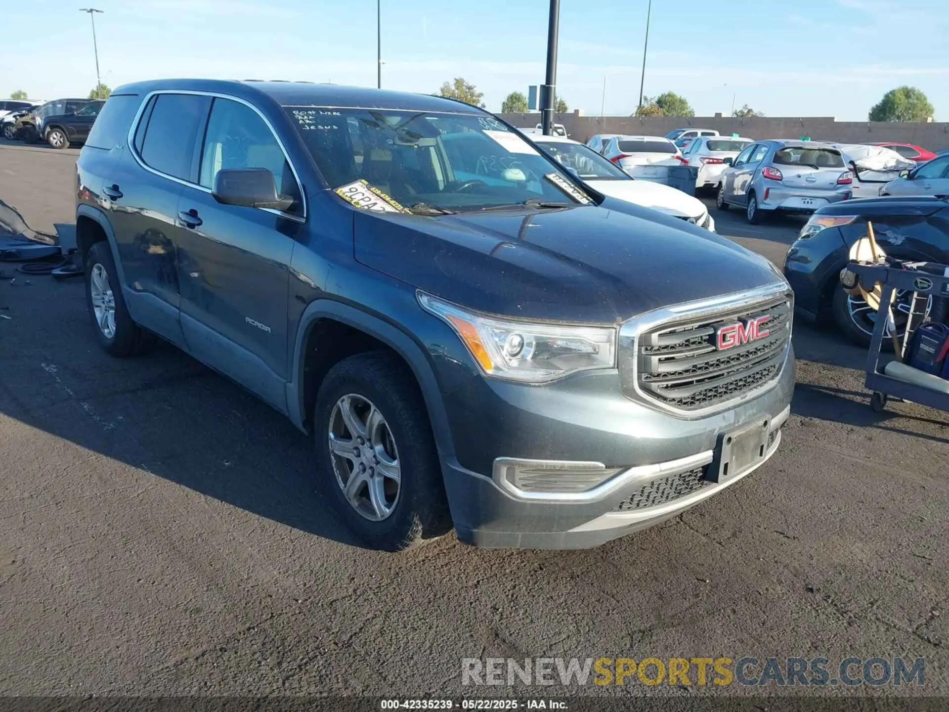 1 Photograph of a damaged car 1GKKNKLA8KZ279520 GMC ACADIA 2019