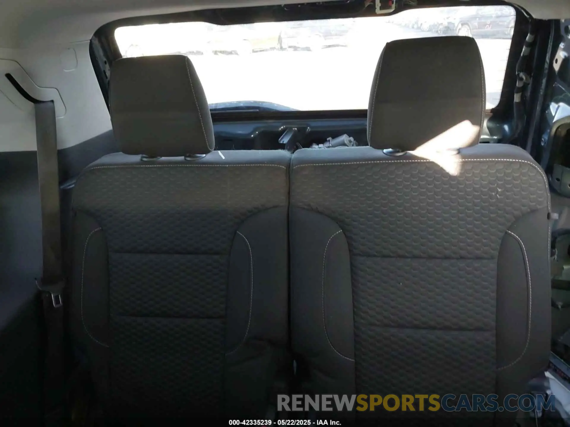 18 Photograph of a damaged car 1GKKNKLA8KZ279520 GMC ACADIA 2019