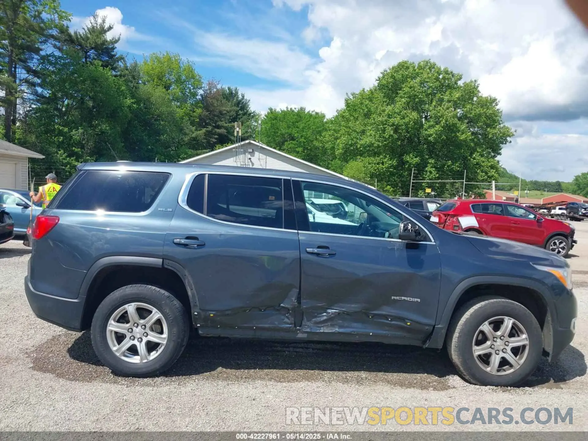 13 Photograph of a damaged car 1GKKNKLA8KZ298939 GMC ACADIA 2019