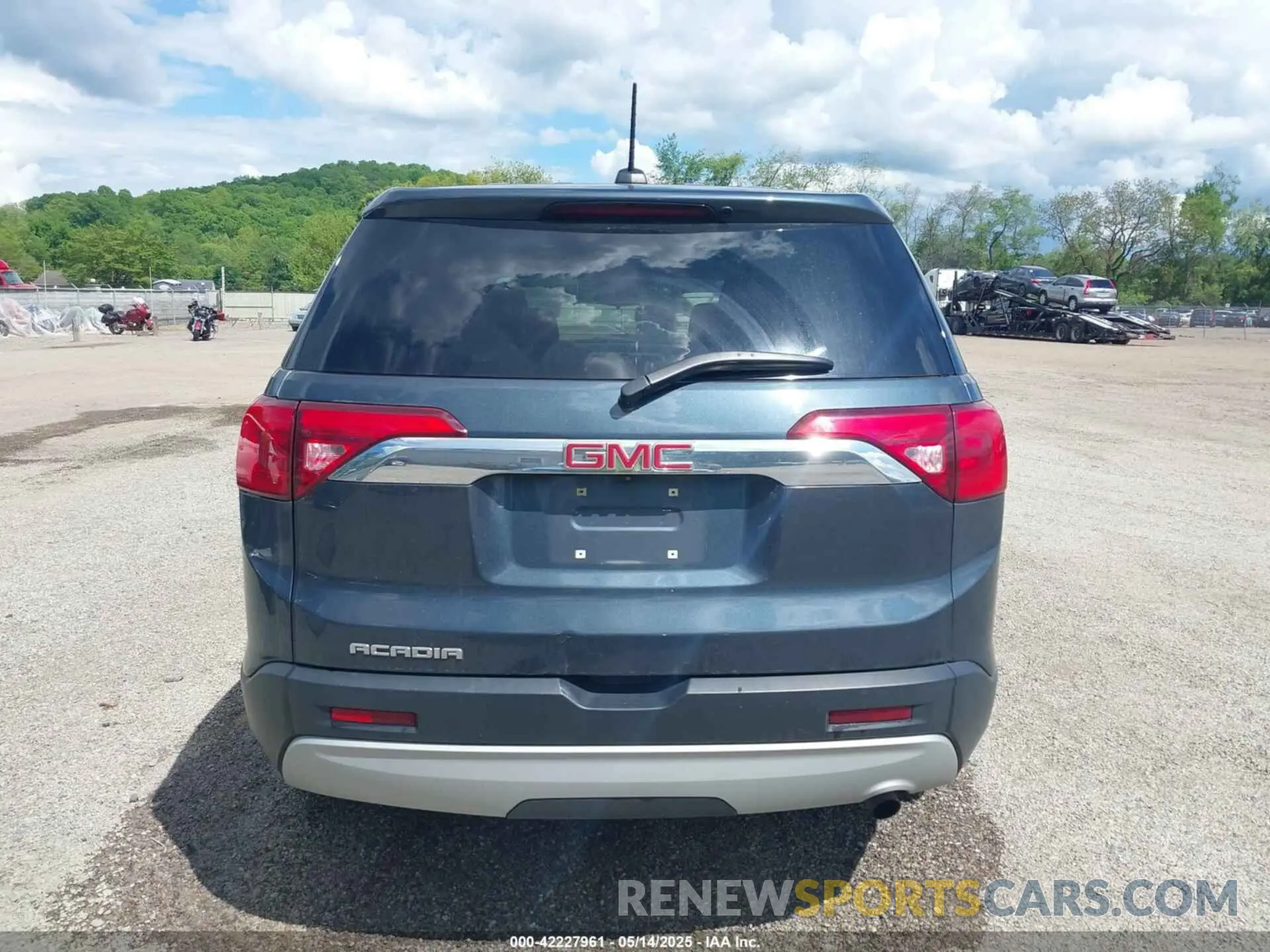 16 Photograph of a damaged car 1GKKNKLA8KZ298939 GMC ACADIA 2019
