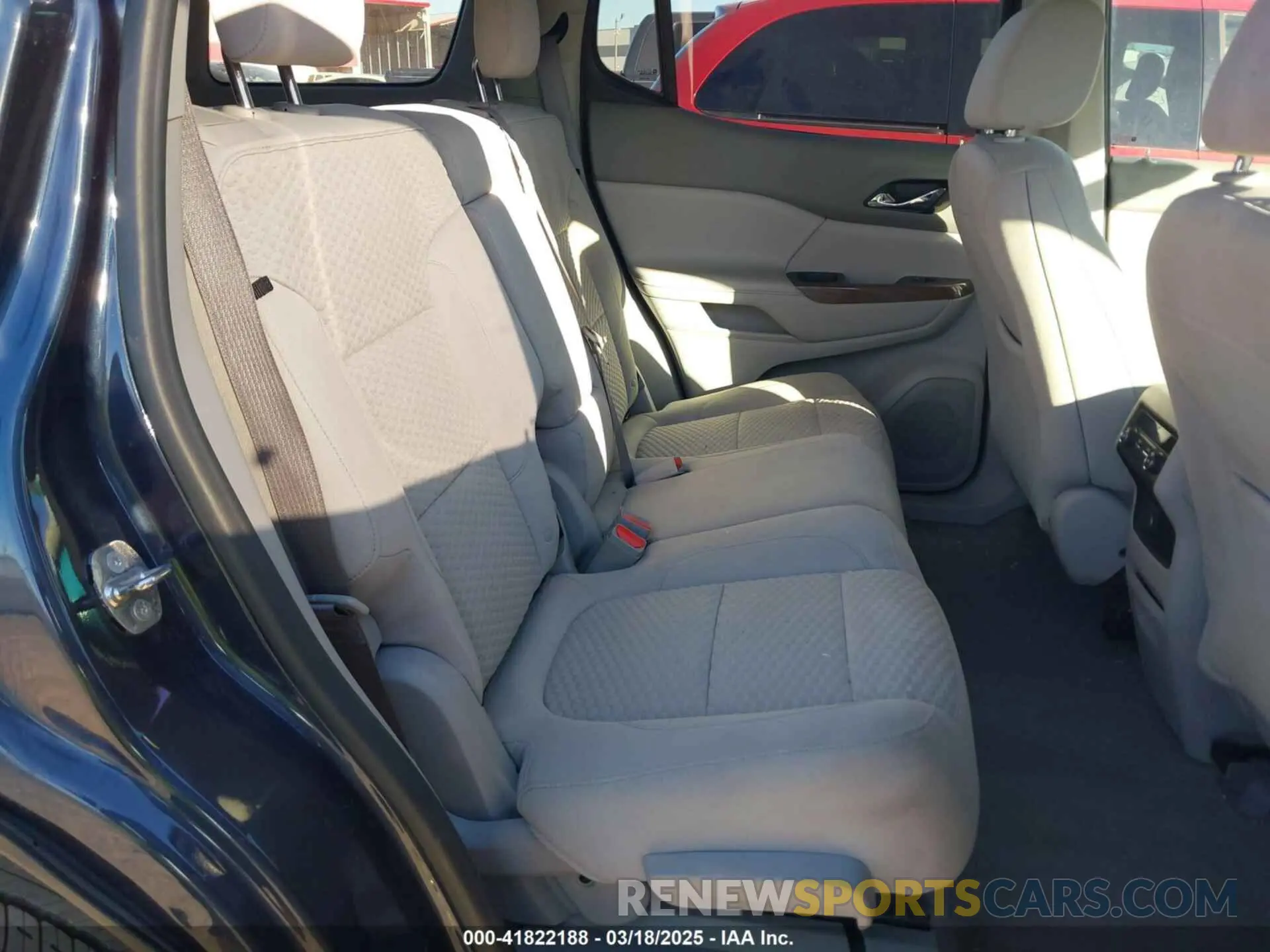 8 Photograph of a damaged car 1GKKNKLA9KZ106220 GMC ACADIA 2019