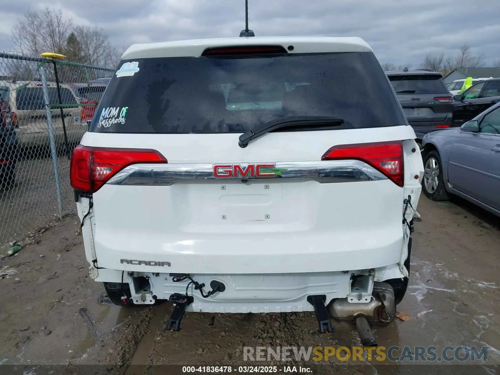 17 Photograph of a damaged car 1GKKNKLA9KZ233226 GMC ACADIA 2019