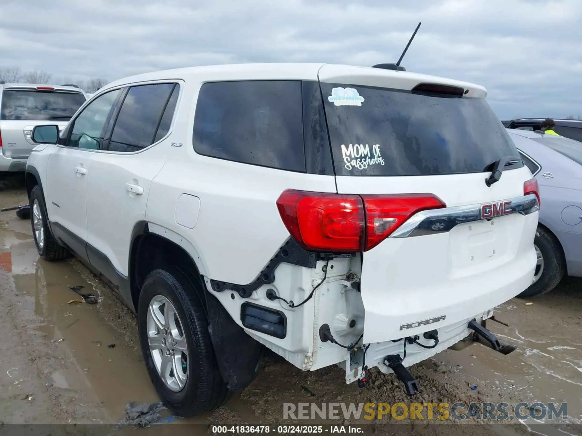 3 Photograph of a damaged car 1GKKNKLA9KZ233226 GMC ACADIA 2019