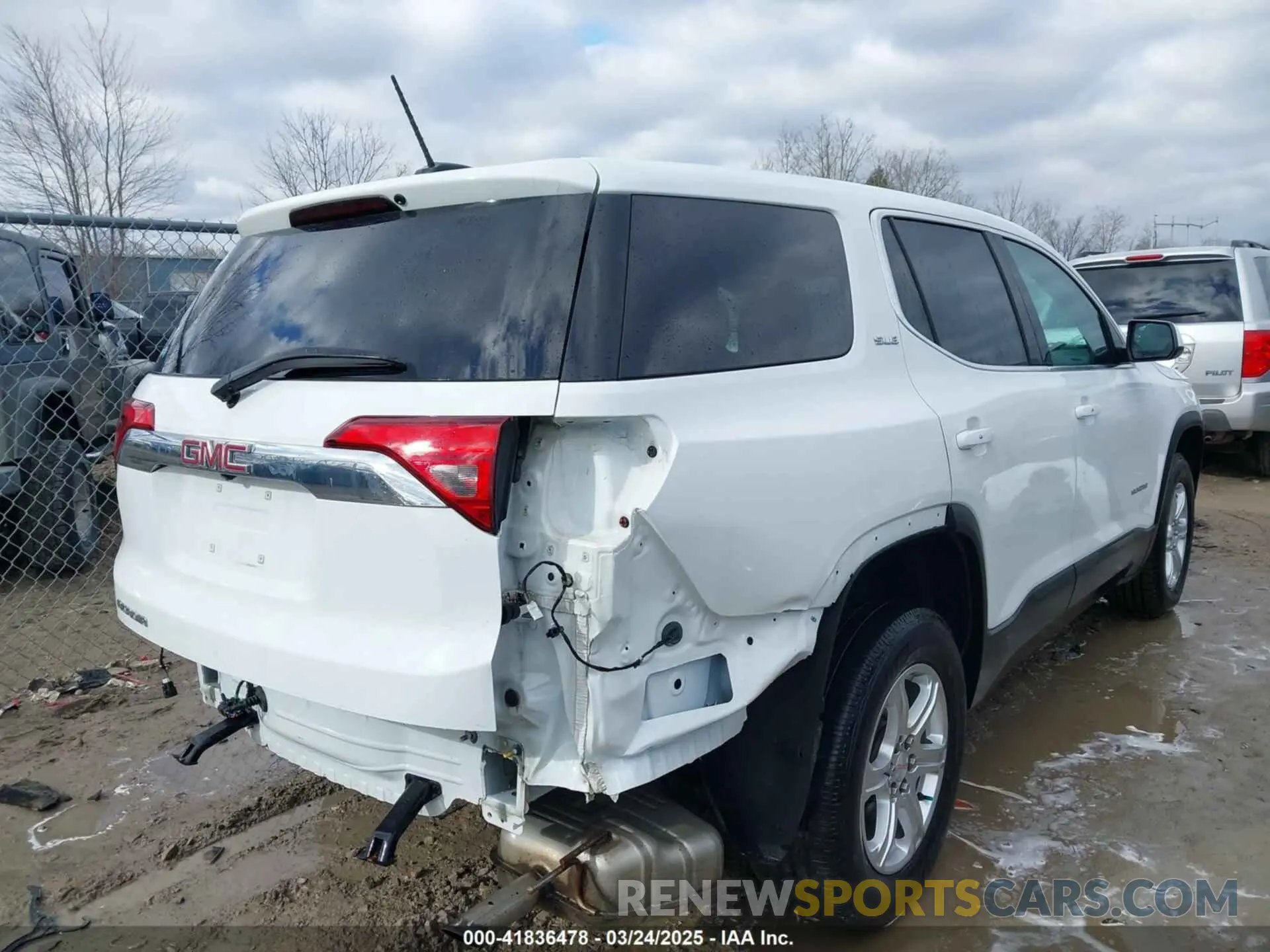 4 Photograph of a damaged car 1GKKNKLA9KZ233226 GMC ACADIA 2019