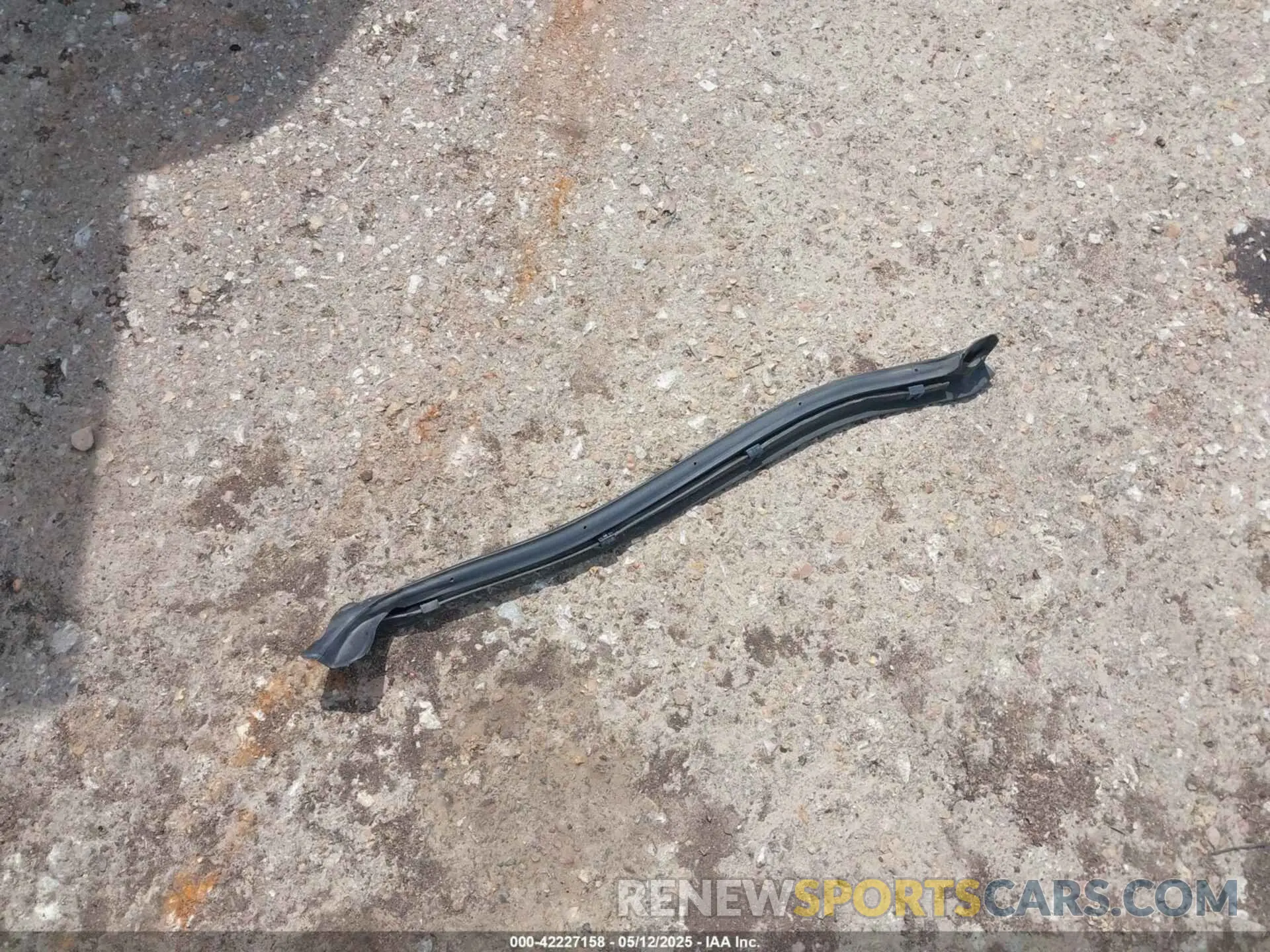 12 Photograph of a damaged car 1GKKNKLA9KZ298626 GMC ACADIA 2019