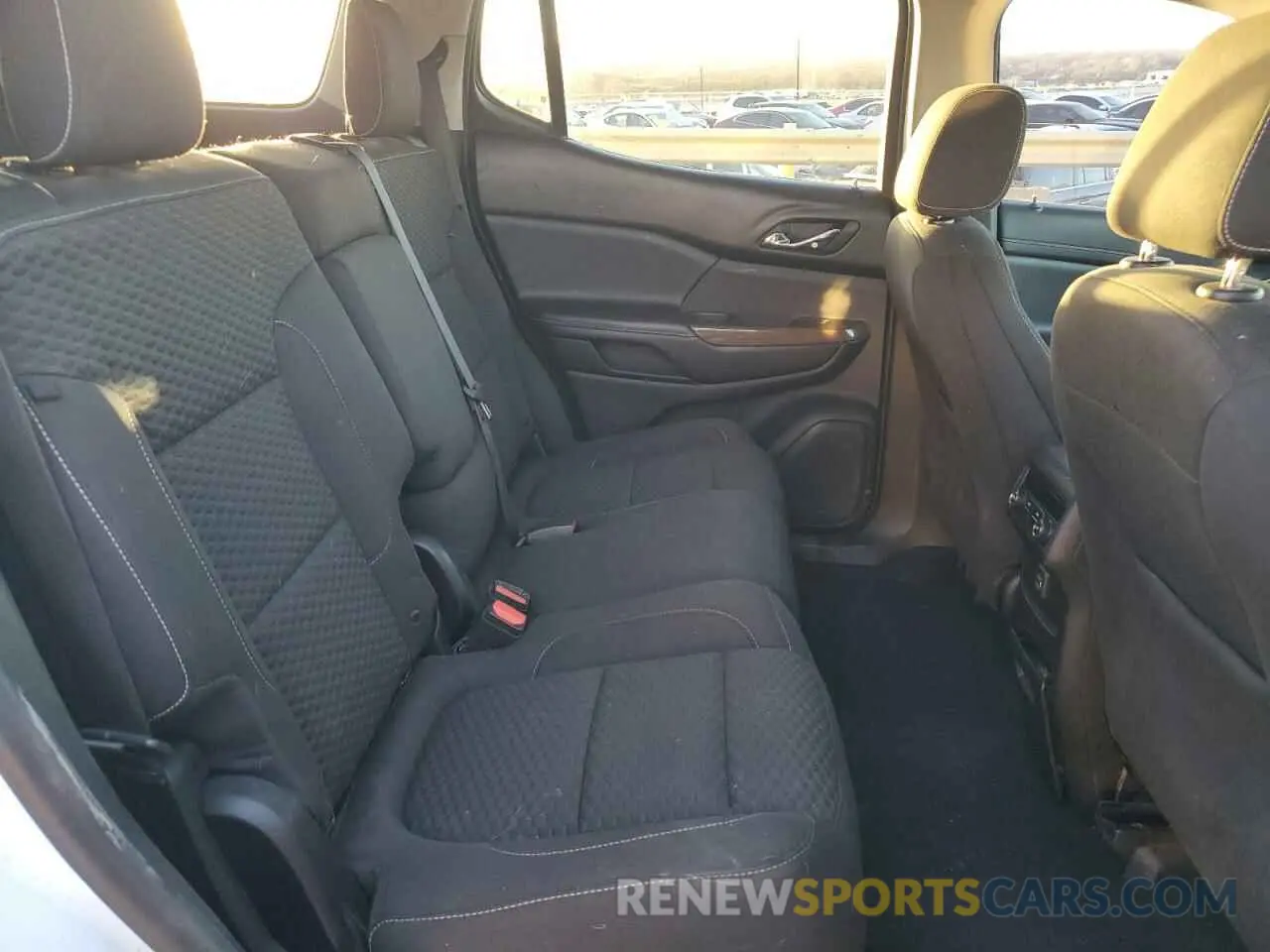 11 Photograph of a damaged car 1GKKNKLAXKZ121552 GMC ACADIA 2019