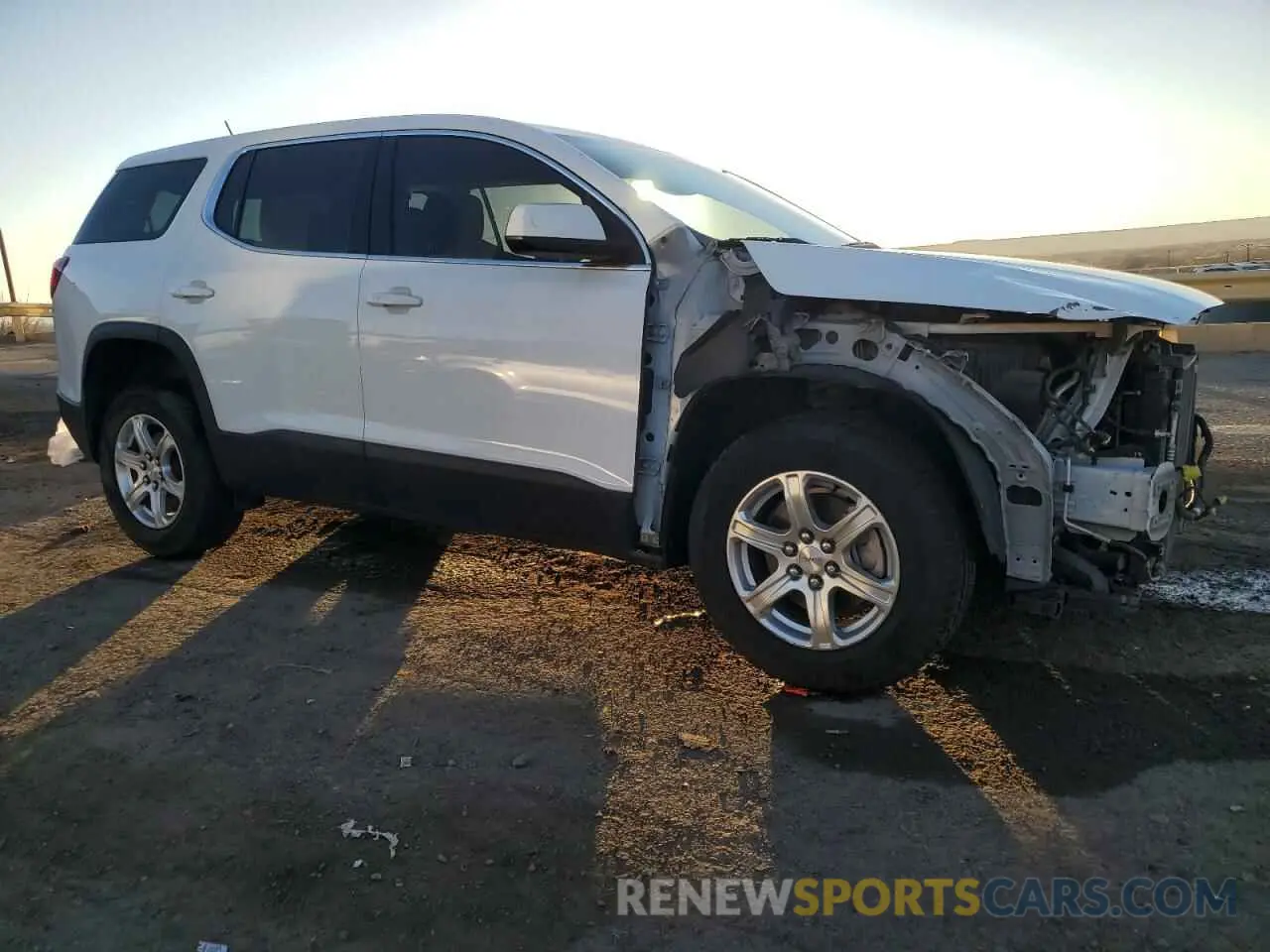 4 Photograph of a damaged car 1GKKNKLAXKZ121552 GMC ACADIA 2019