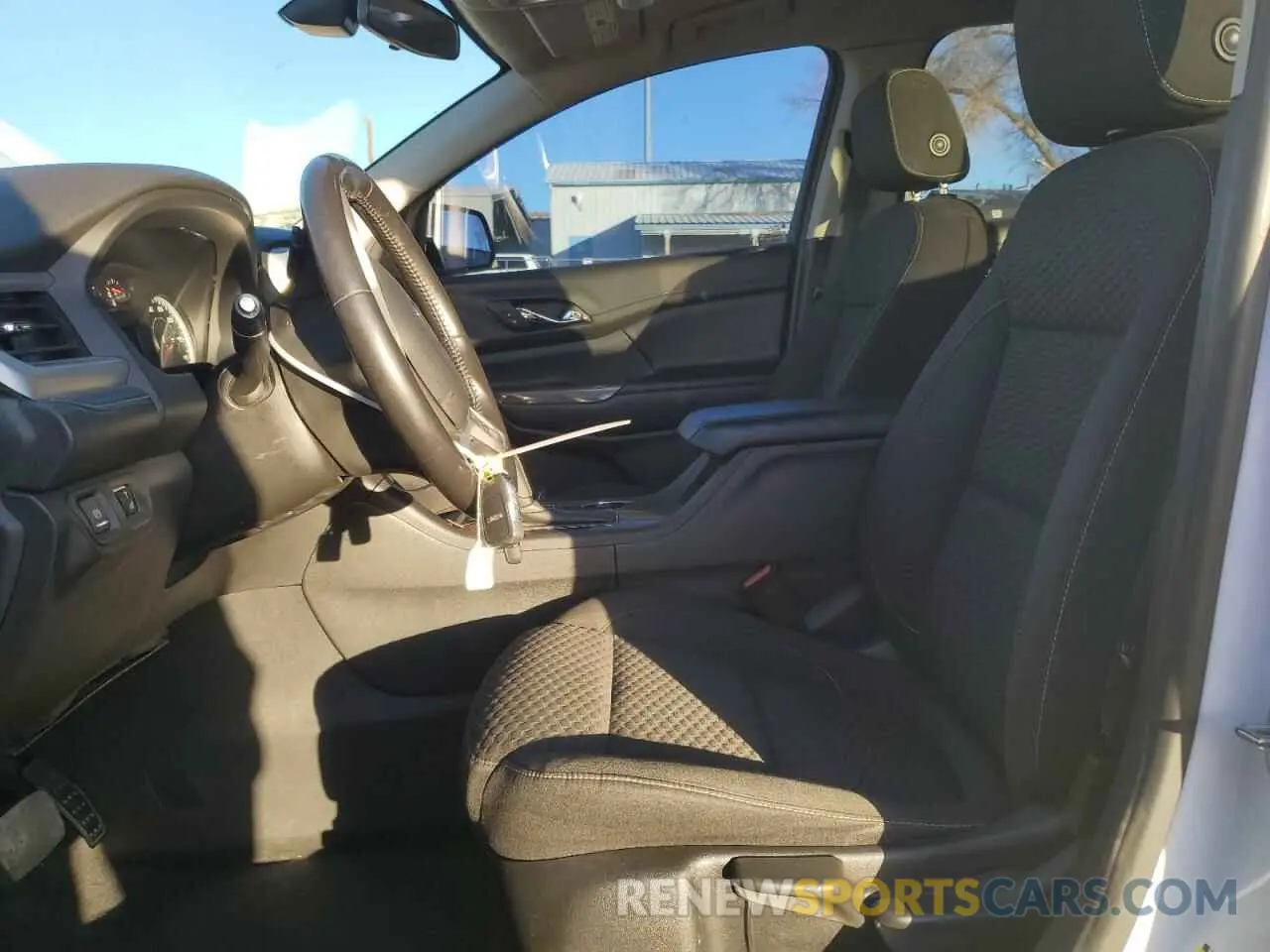 7 Photograph of a damaged car 1GKKNKLAXKZ121552 GMC ACADIA 2019
