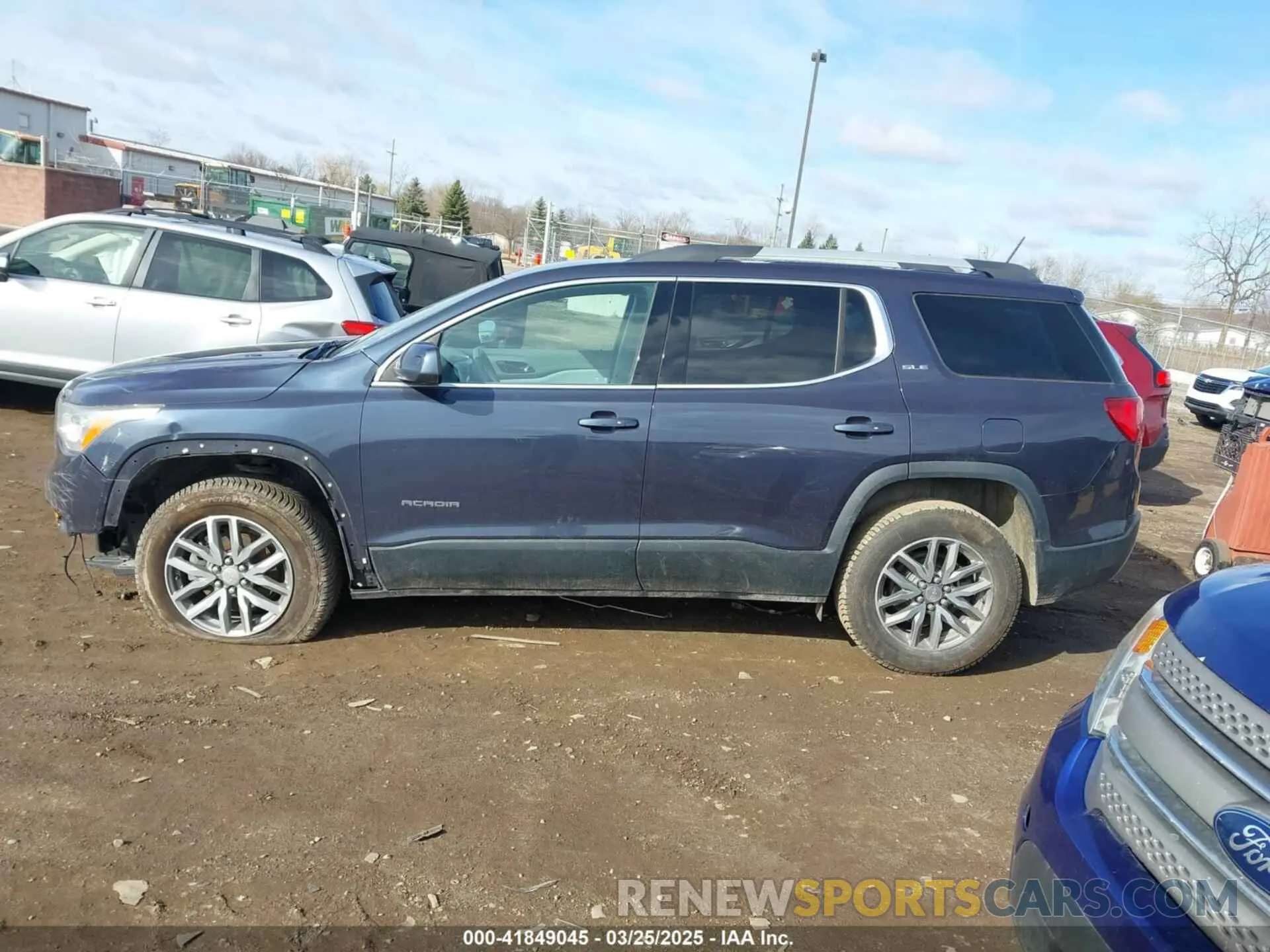 14 Photograph of a damaged car 1GKKNLLA1KZ196517 GMC ACADIA 2019