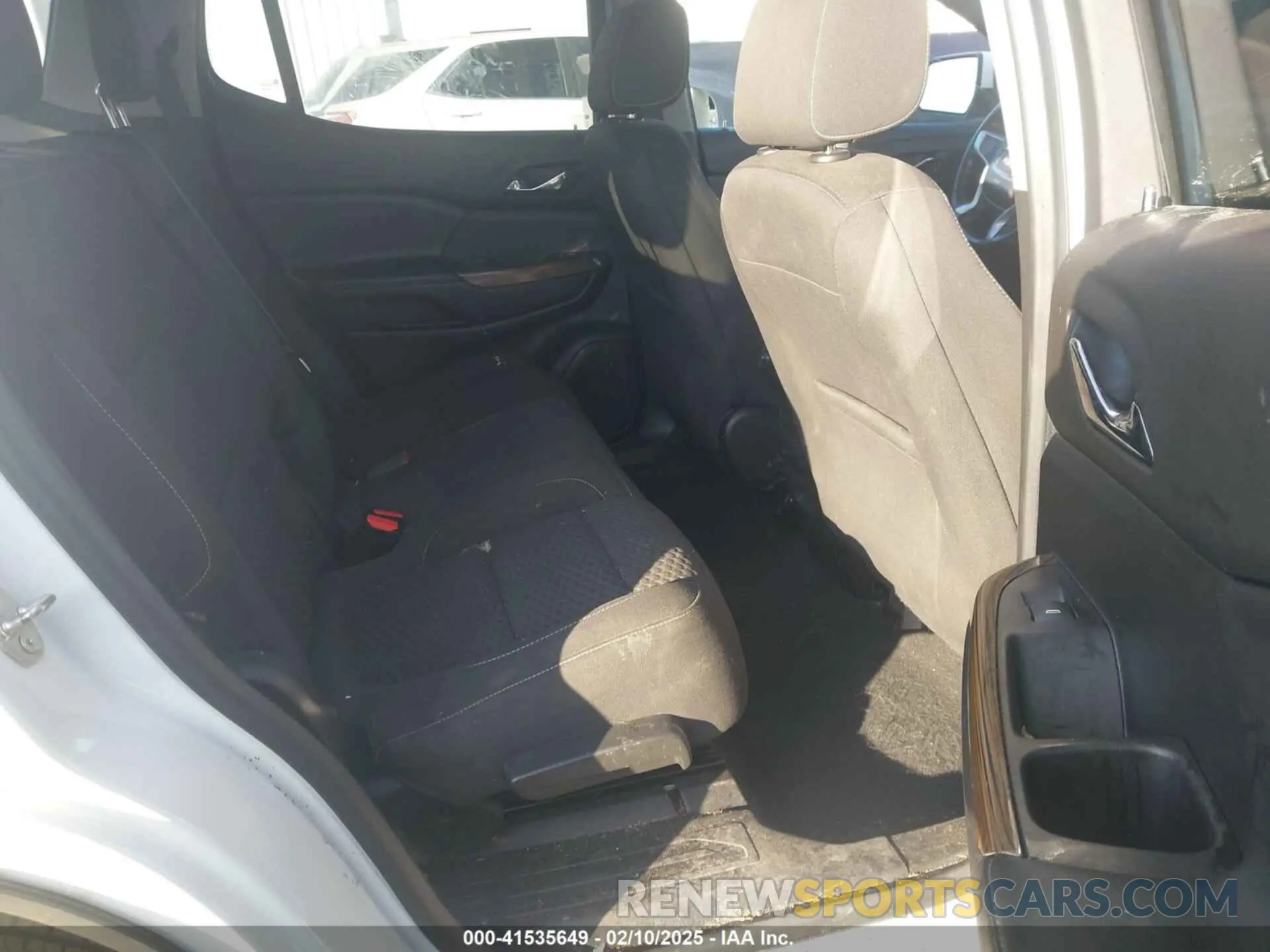 8 Photograph of a damaged car 1GKKNLLA1KZ263424 GMC ACADIA 2019