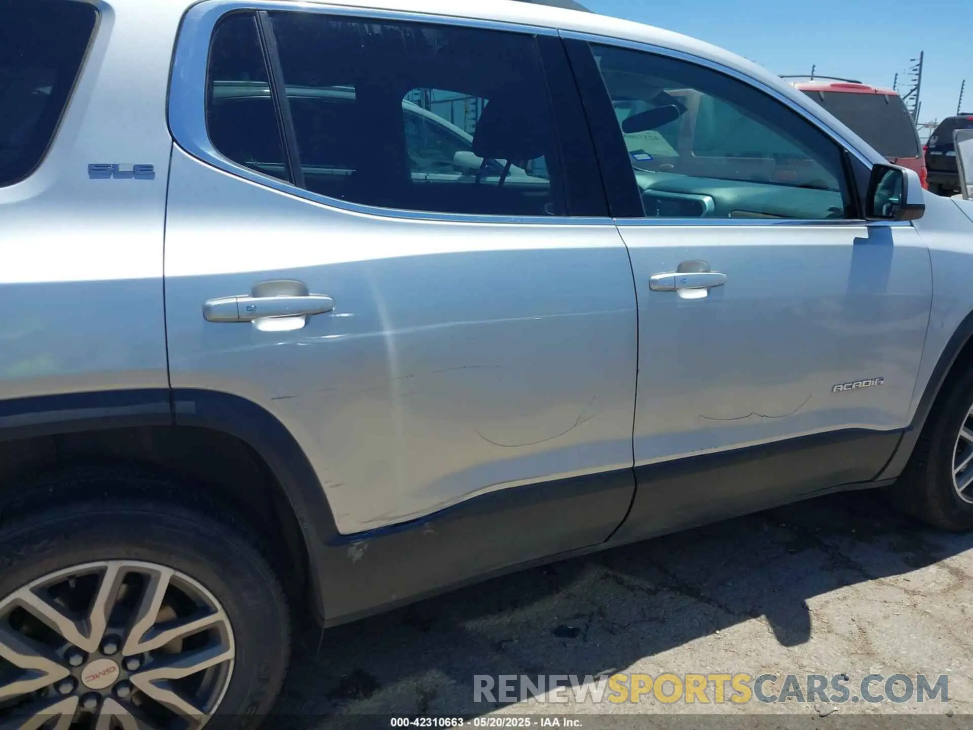 6 Photograph of a damaged car 1GKKNLLA1KZ269417 GMC ACADIA 2019