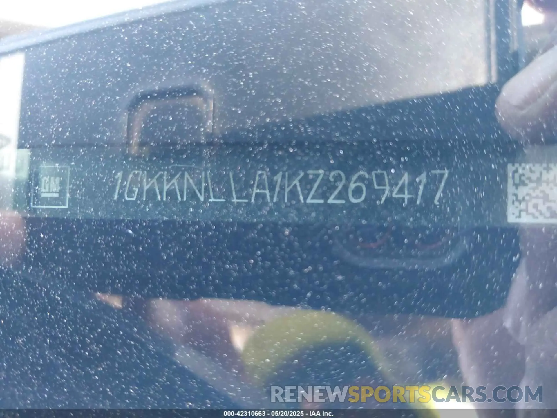9 Photograph of a damaged car 1GKKNLLA1KZ269417 GMC ACADIA 2019