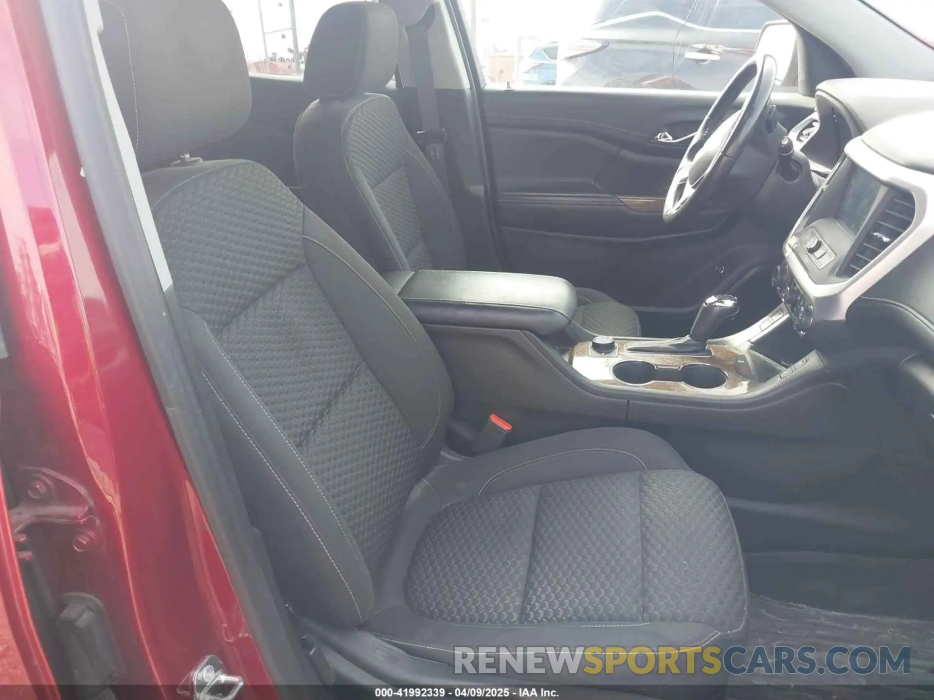 5 Photograph of a damaged car 1GKKNLLA4KZ250084 GMC ACADIA 2019