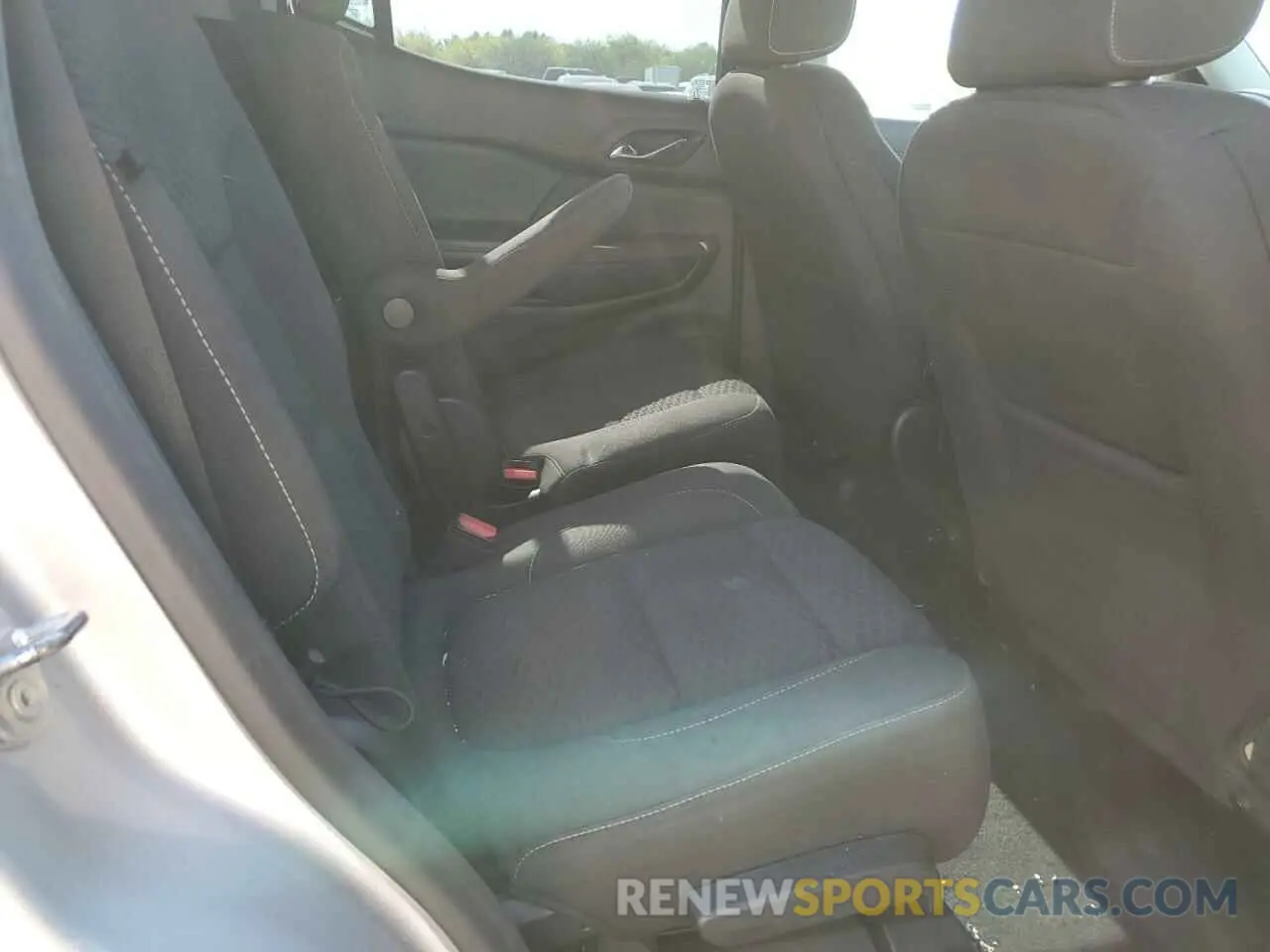 11 Photograph of a damaged car 1GKKNLLA7KZ216205 GMC ACADIA 2019