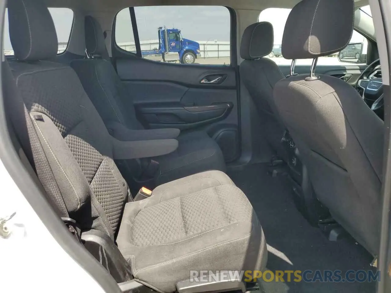 11 Photograph of a damaged car 1GKKNLLAXKZ120309 GMC ACADIA 2019
