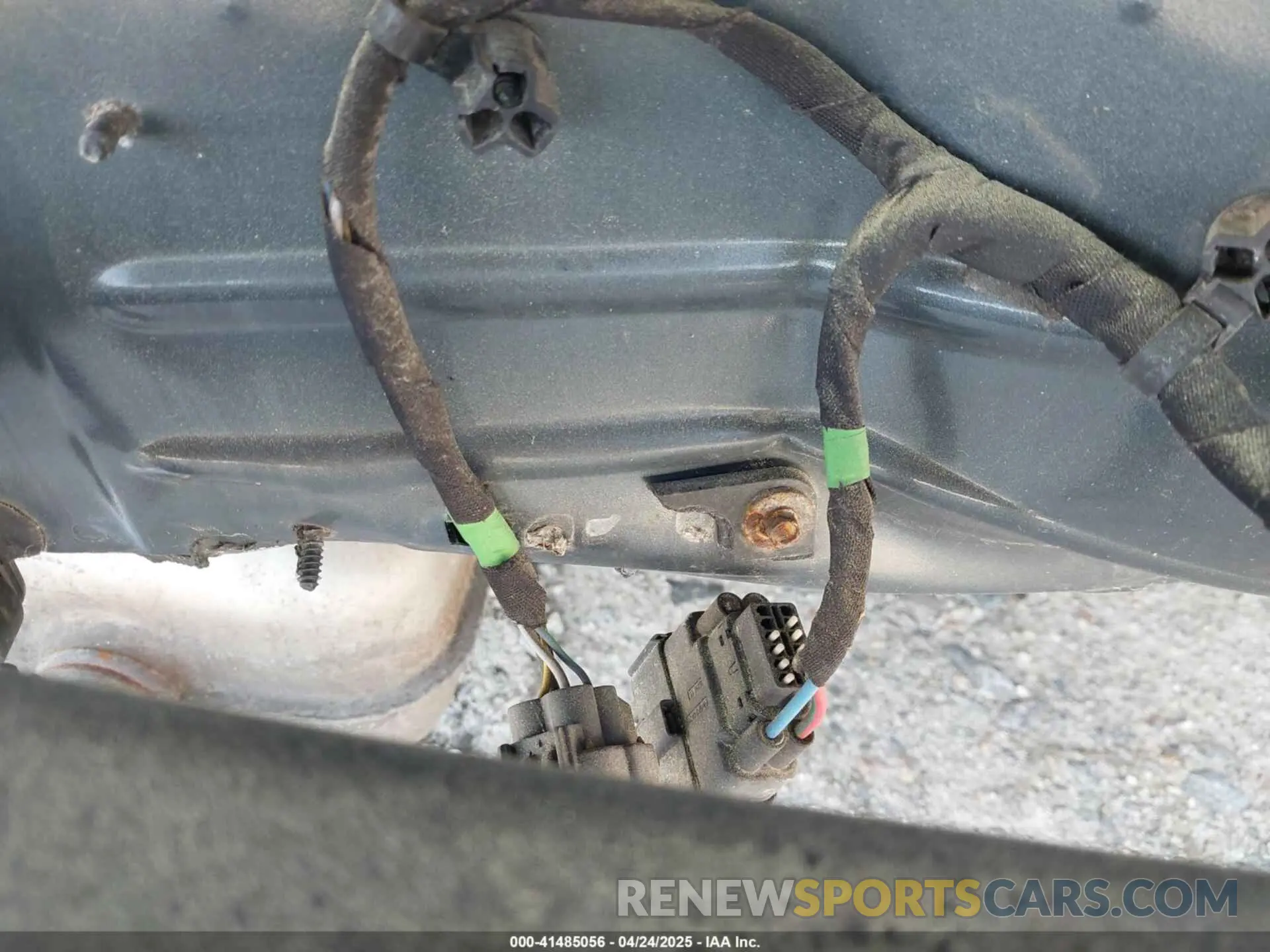19 Photograph of a damaged car 1GKKNLLS2KZ276174 GMC ACADIA 2019