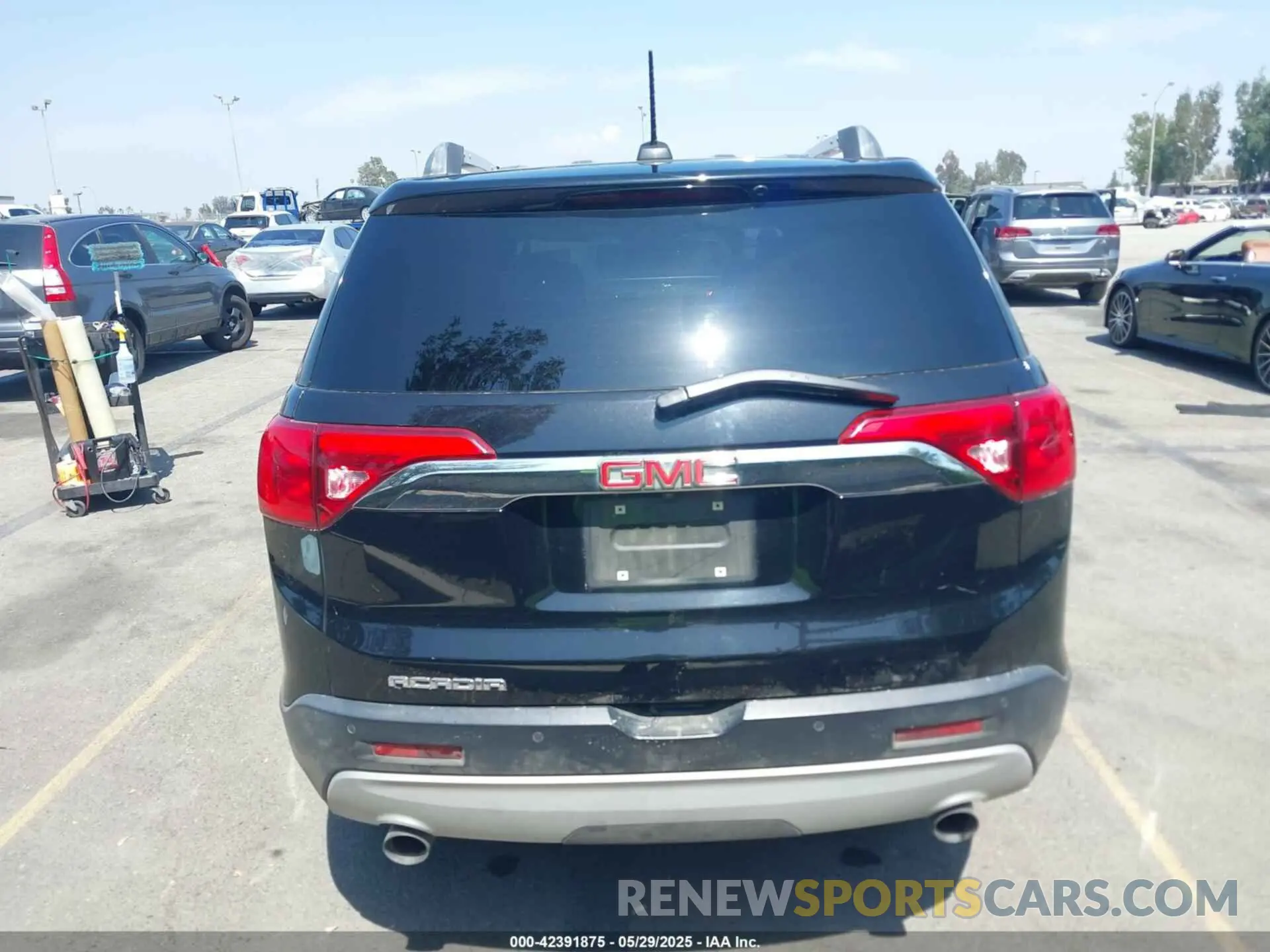 16 Photograph of a damaged car 1GKKNLLS3KZ238890 GMC ACADIA 2019