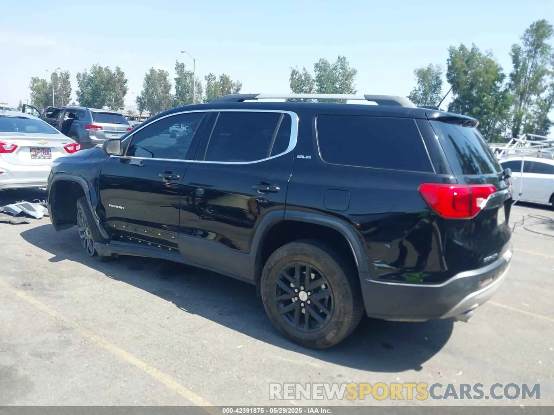 3 Photograph of a damaged car 1GKKNLLS3KZ238890 GMC ACADIA 2019