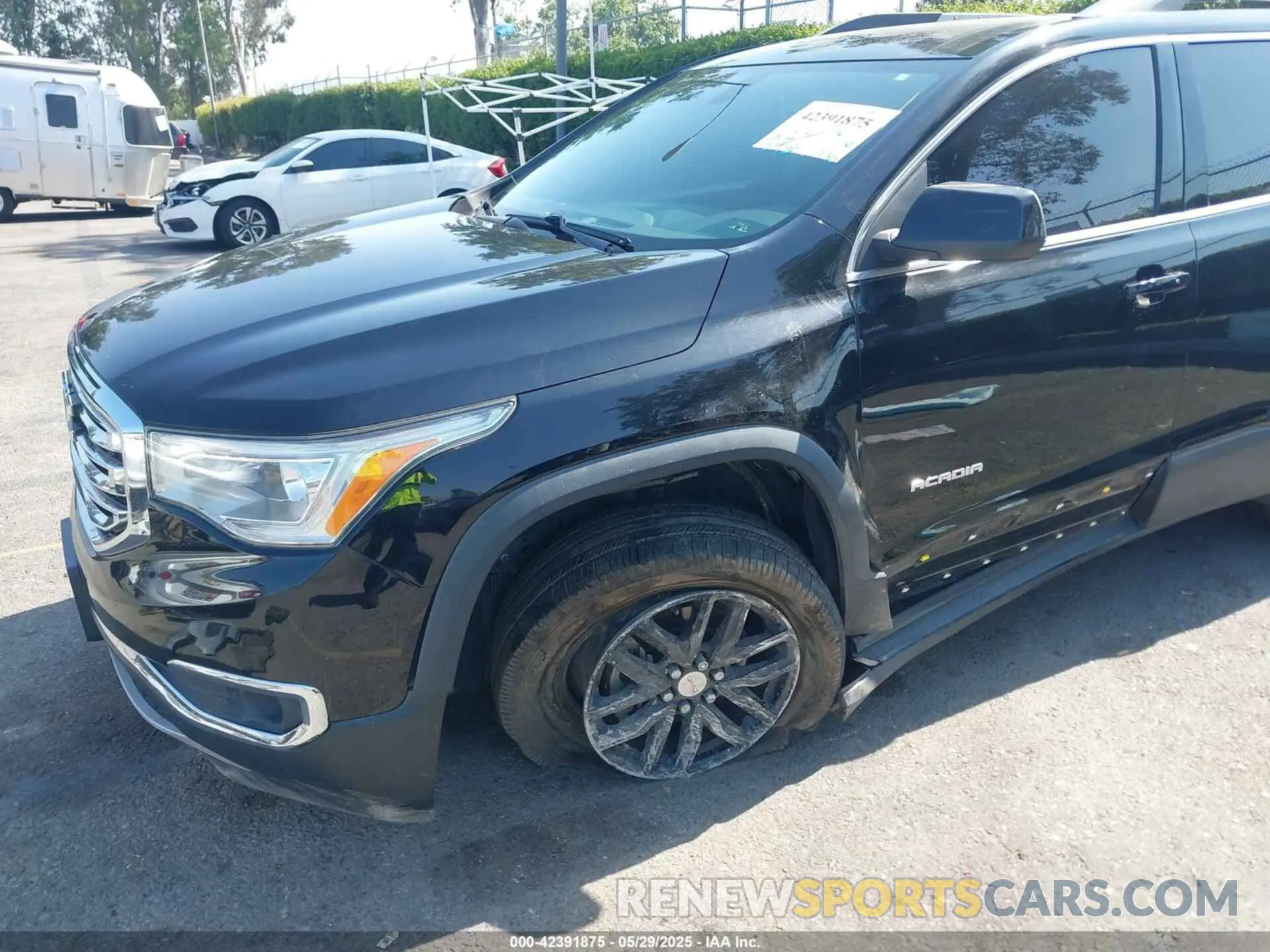6 Photograph of a damaged car 1GKKNLLS3KZ238890 GMC ACADIA 2019