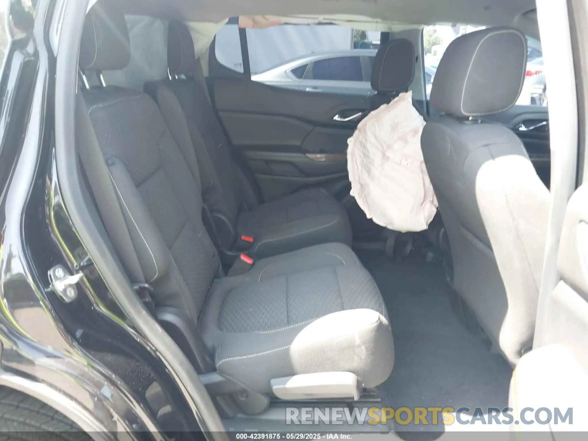 8 Photograph of a damaged car 1GKKNLLS3KZ238890 GMC ACADIA 2019