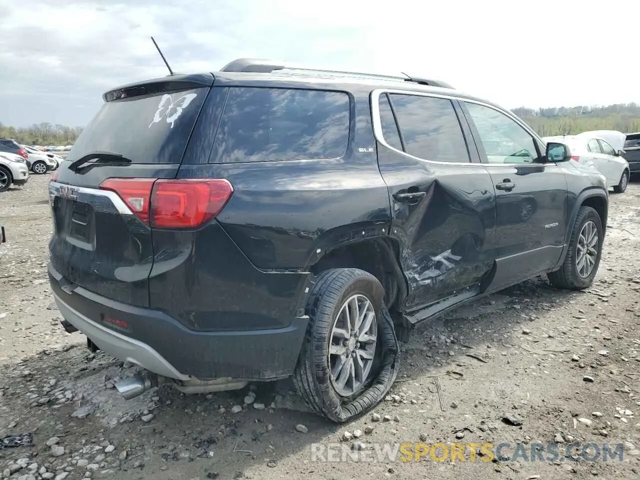 3 Photograph of a damaged car 1GKKNLLS3KZ289063 GMC ACADIA 2019