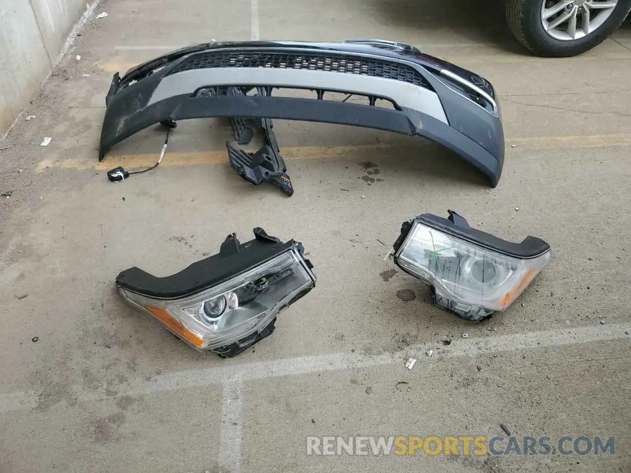 13 Photograph of a damaged car 1GKKNLLS4KZ102428 GMC ACADIA 2019