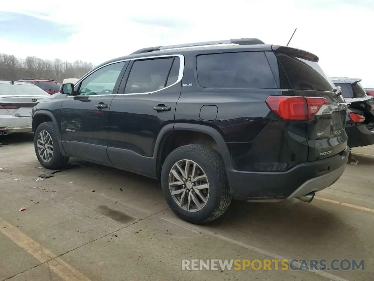 2 Photograph of a damaged car 1GKKNLLS4KZ102428 GMC ACADIA 2019
