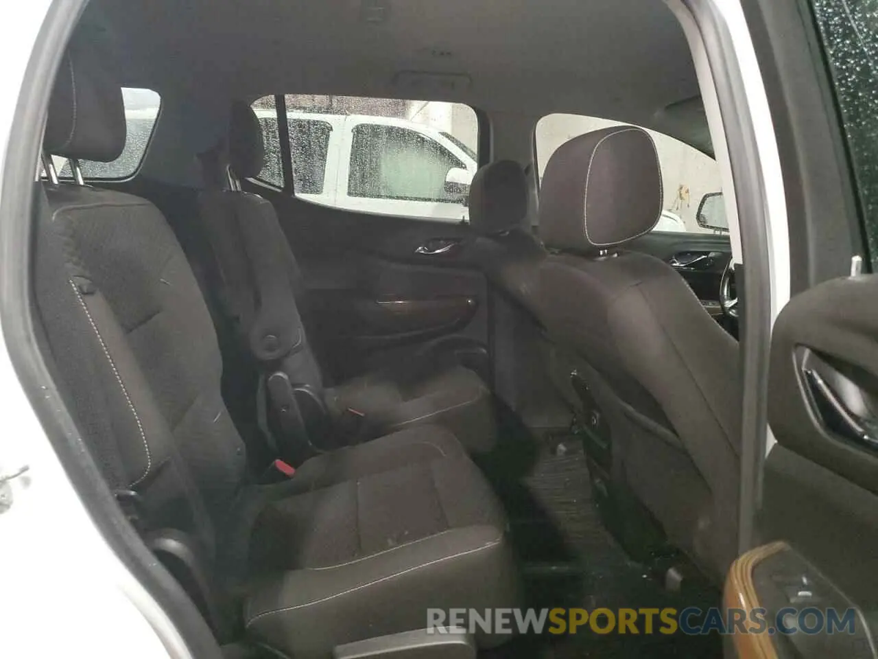 11 Photograph of a damaged car 1GKKNLLS8KZ202273 GMC ACADIA 2019