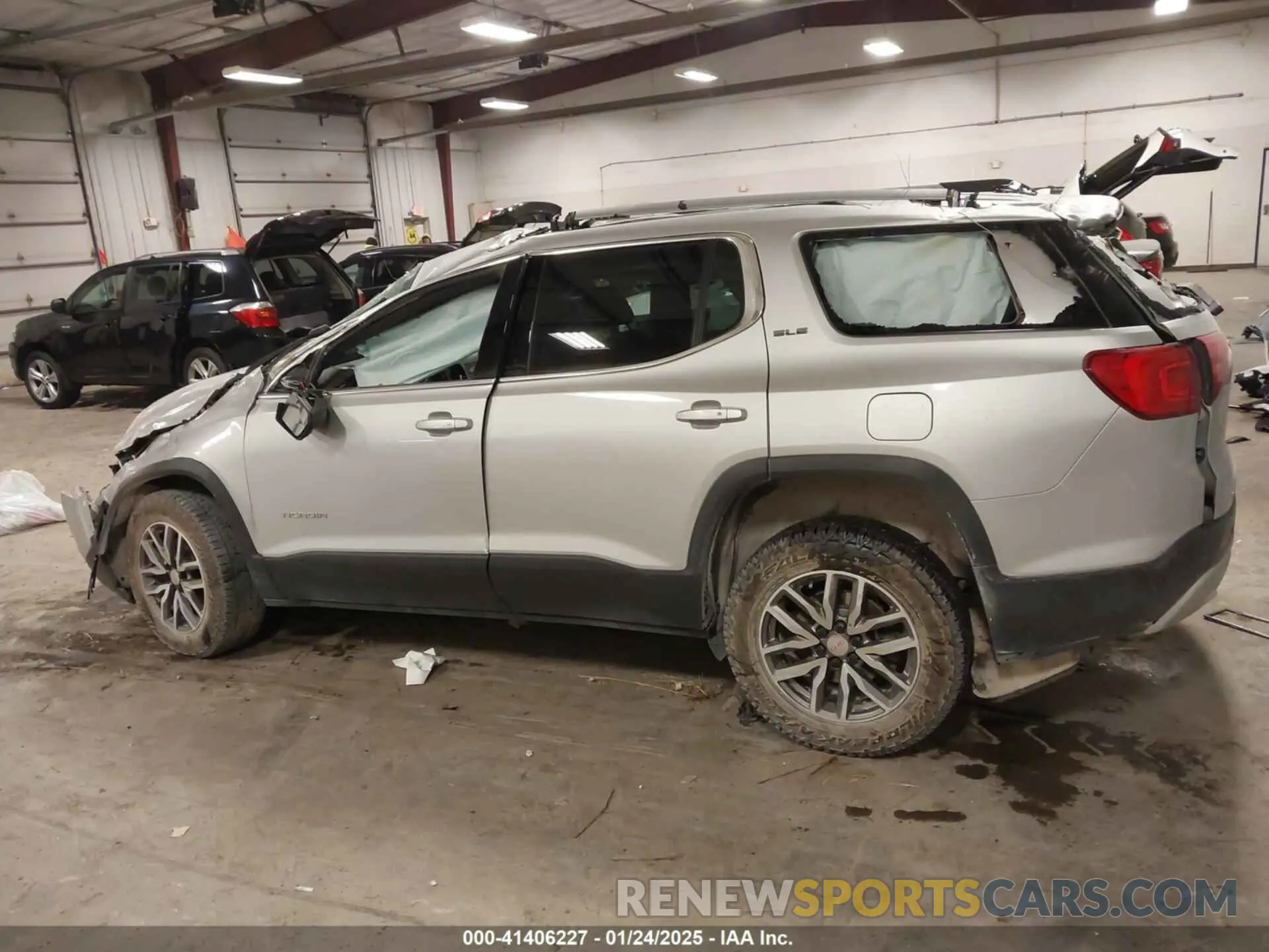 15 Photograph of a damaged car 1GKKNLLS9KZ190151 GMC ACADIA 2019