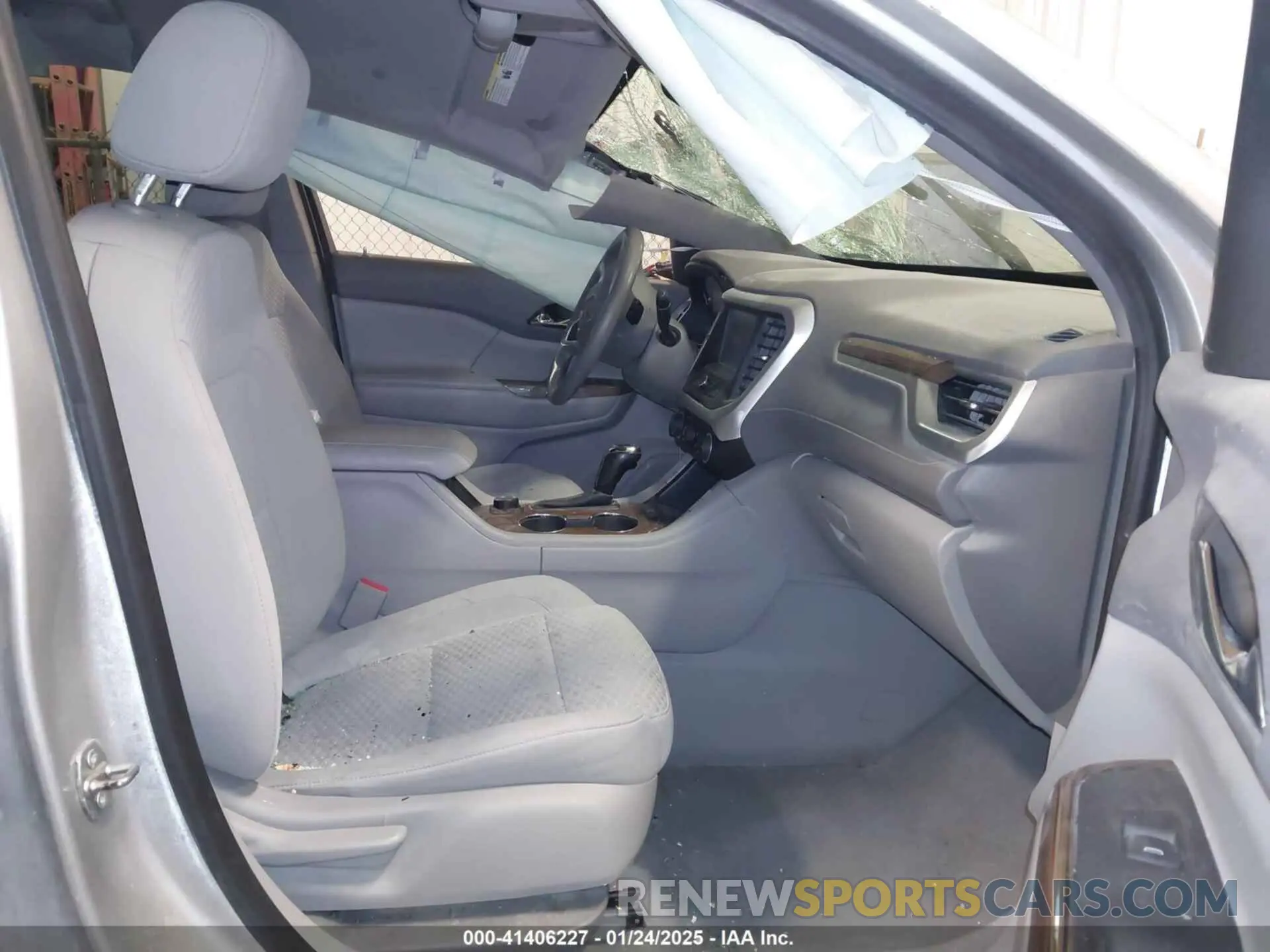 5 Photograph of a damaged car 1GKKNLLS9KZ190151 GMC ACADIA 2019