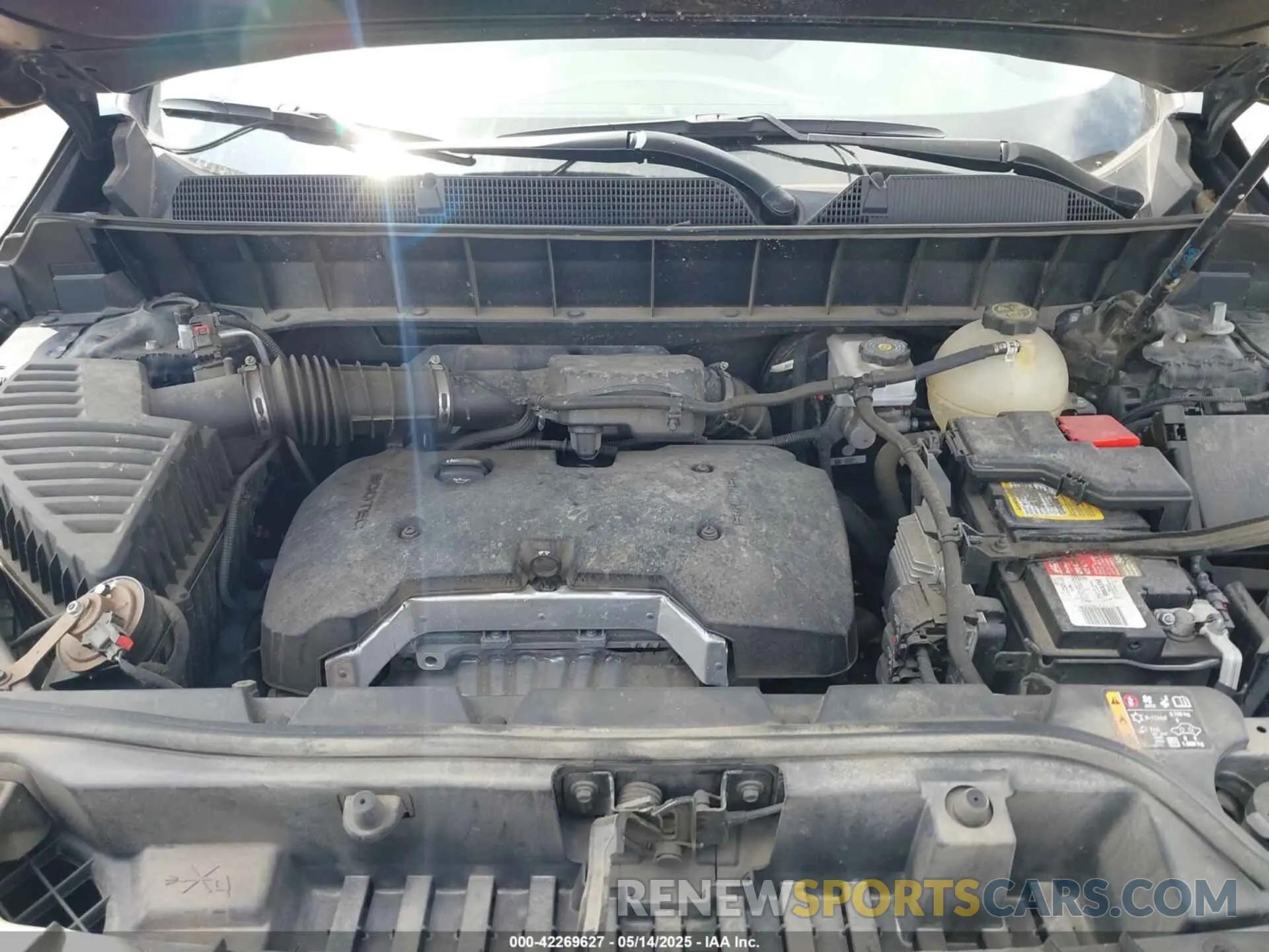 10 Photograph of a damaged car 1GKKNMLA8KZ285622 GMC ACADIA 2019
