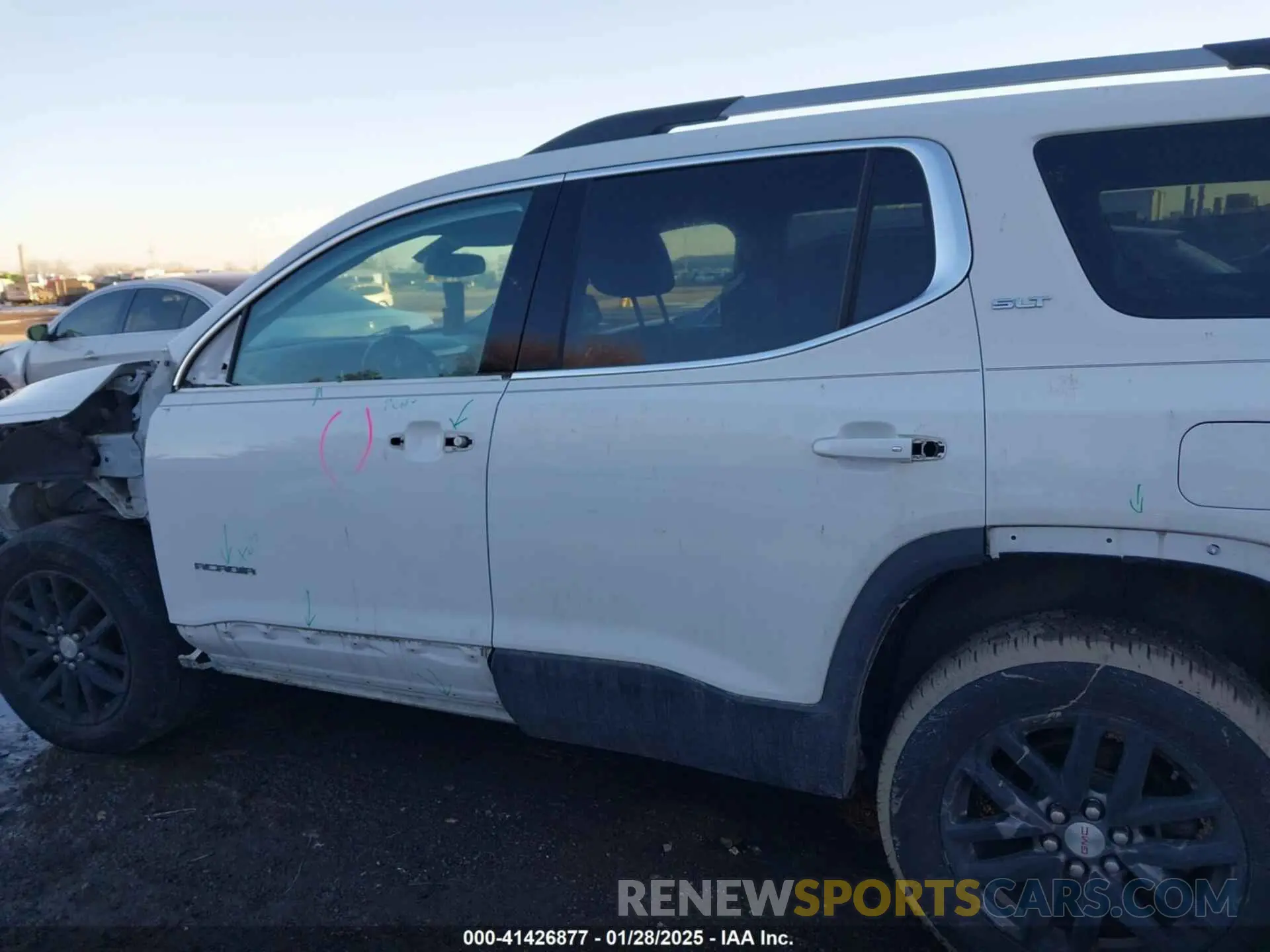 15 Photograph of a damaged car 1GKKNMLS0KZ125632 GMC ACADIA 2019