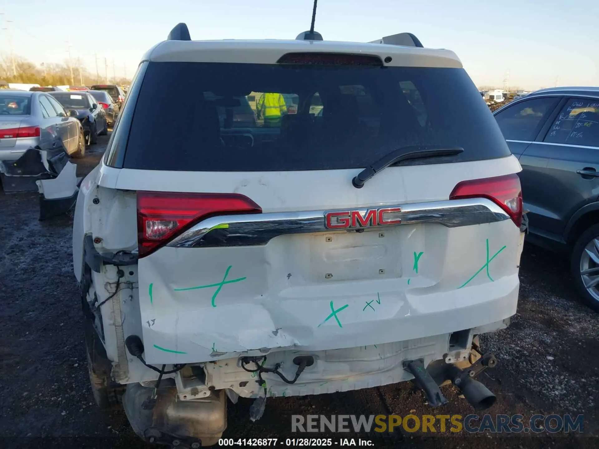 17 Photograph of a damaged car 1GKKNMLS0KZ125632 GMC ACADIA 2019