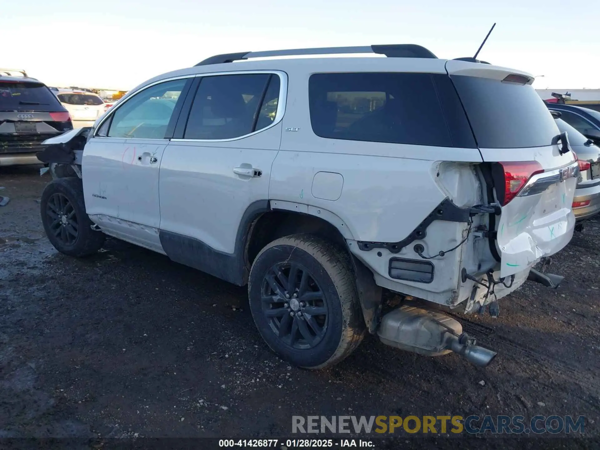 3 Photograph of a damaged car 1GKKNMLS0KZ125632 GMC ACADIA 2019