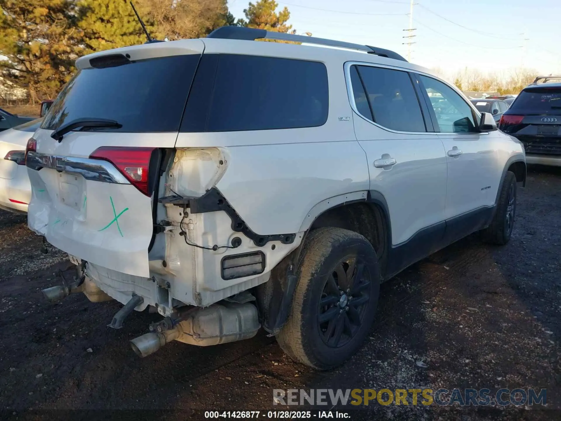 4 Photograph of a damaged car 1GKKNMLS0KZ125632 GMC ACADIA 2019