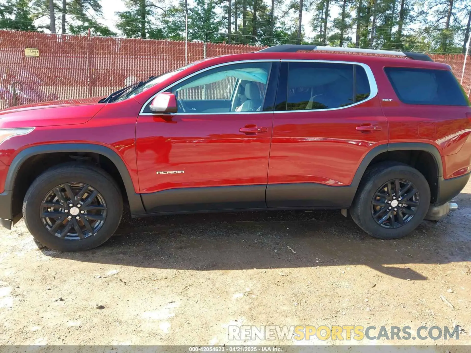 14 Photograph of a damaged car 1GKKNMLS0KZ140728 GMC ACADIA 2019