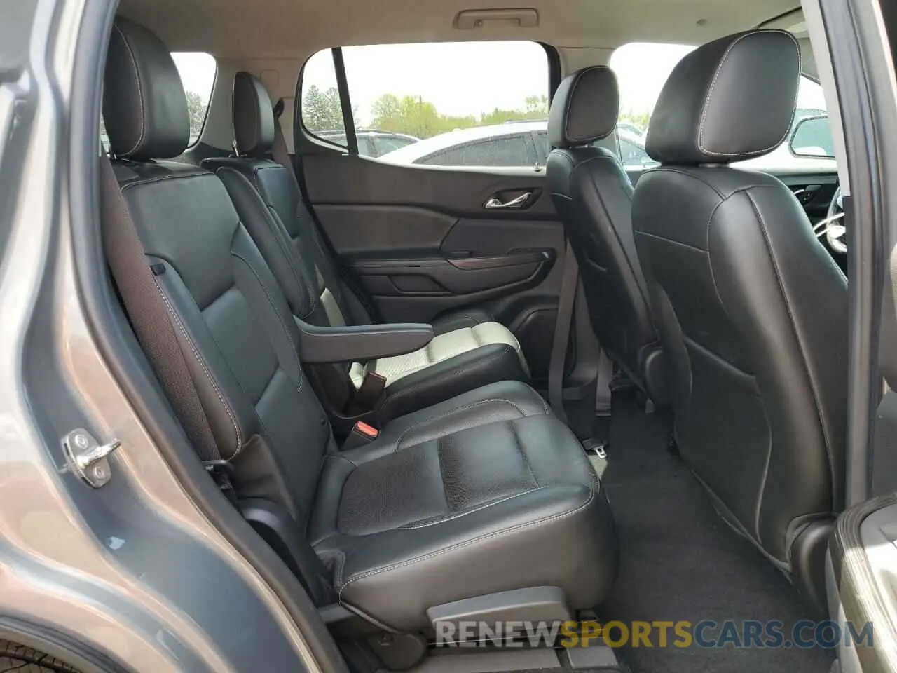 11 Photograph of a damaged car 1GKKNMLS0KZ206856 GMC ACADIA 2019