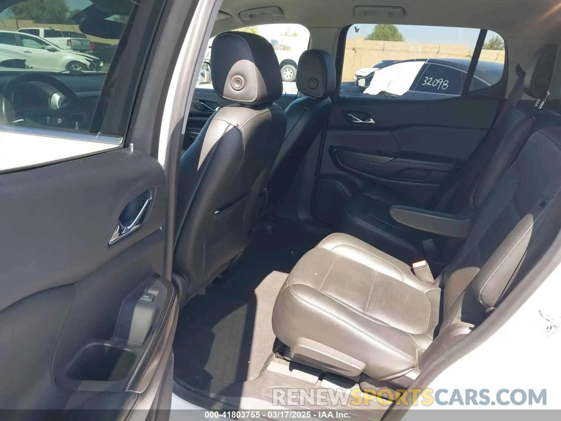 8 Photograph of a damaged car 1GKKNMLS0KZ235497 GMC ACADIA 2019