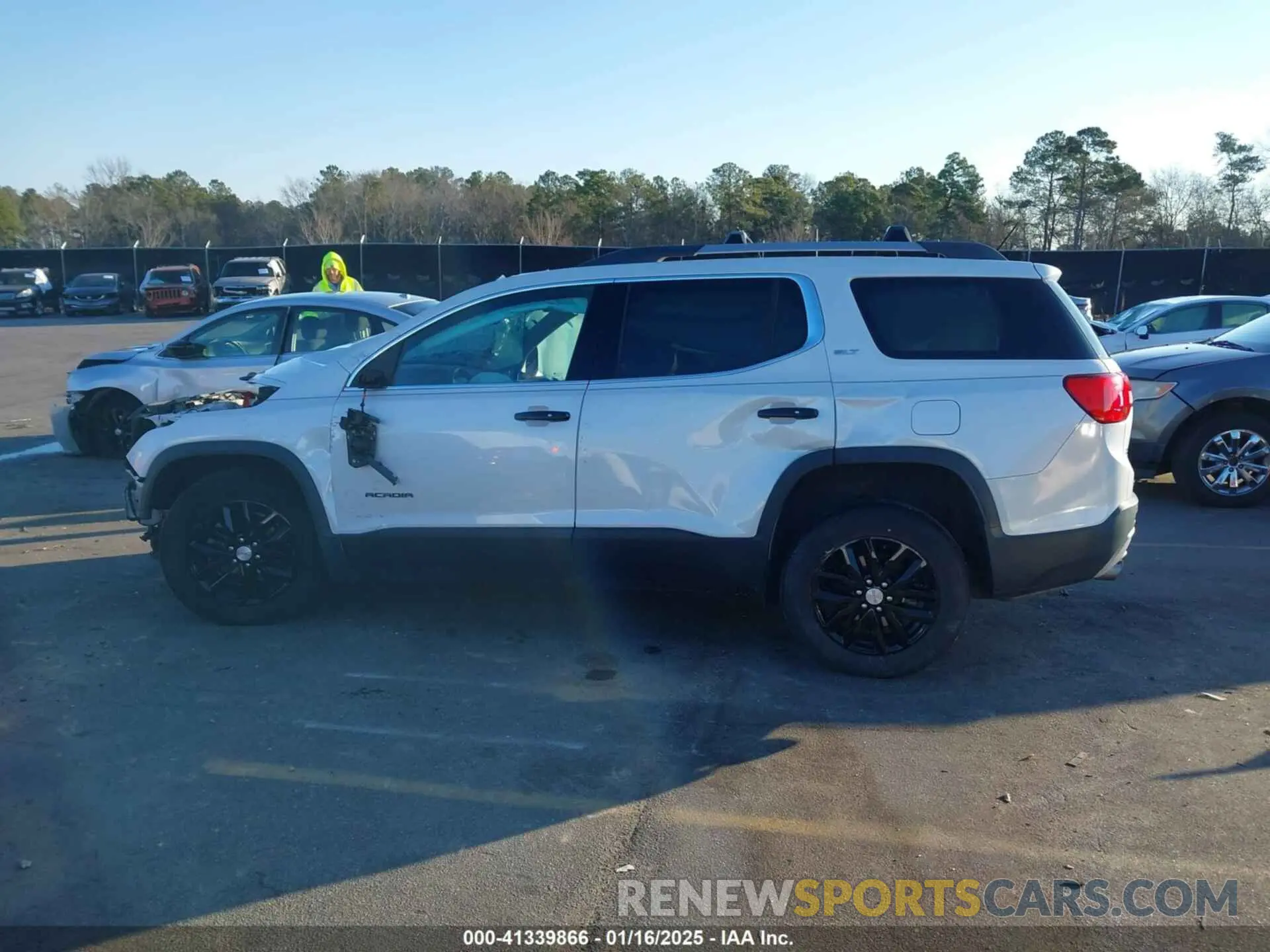 15 Photograph of a damaged car 1GKKNMLS0KZ243423 GMC ACADIA 2019