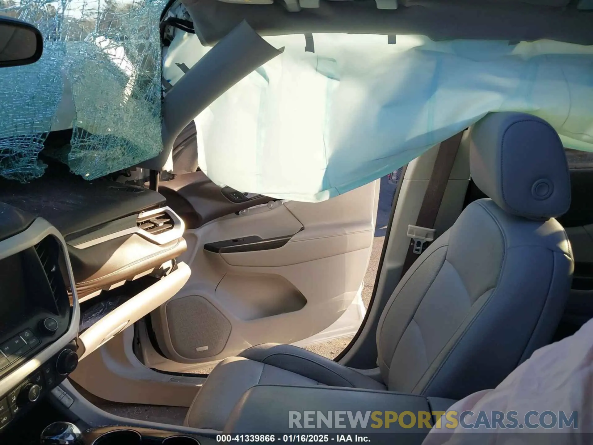 5 Photograph of a damaged car 1GKKNMLS0KZ243423 GMC ACADIA 2019